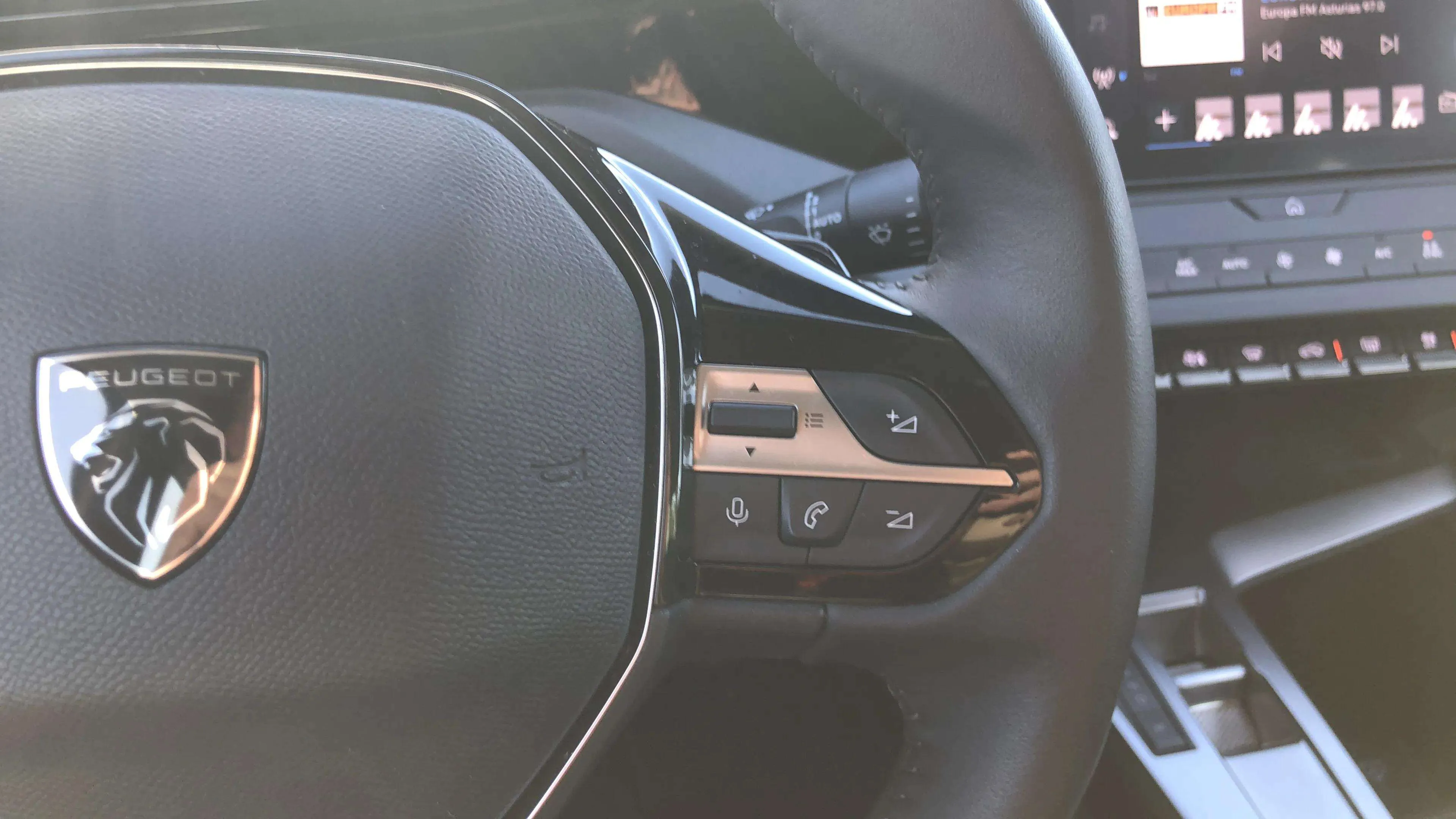 Peugeot 308 SW Active BlueHDi 130 EAT8 - foto 18