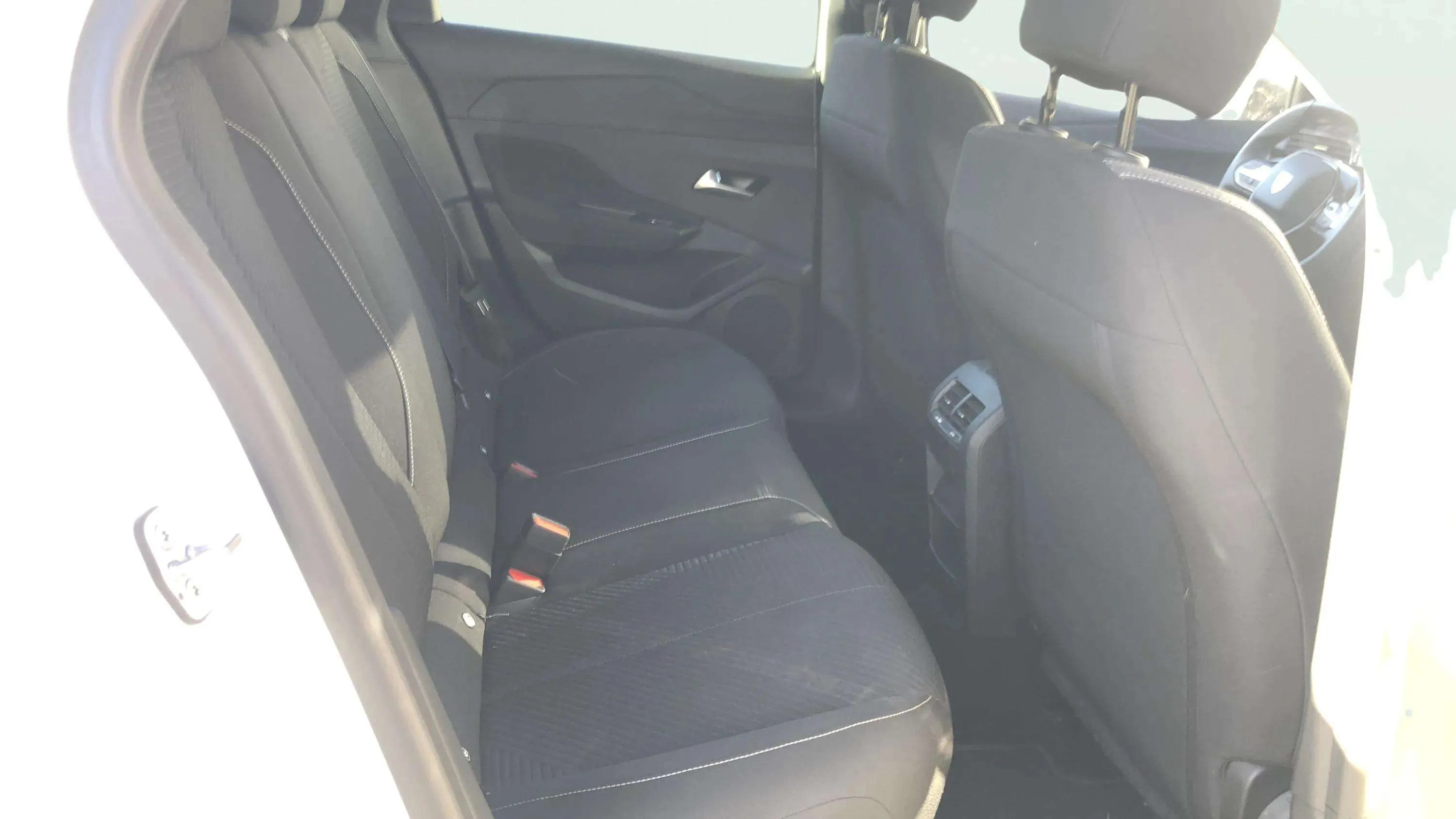 Peugeot 308 SW Active BlueHDi 130 EAT8 - foto 15
