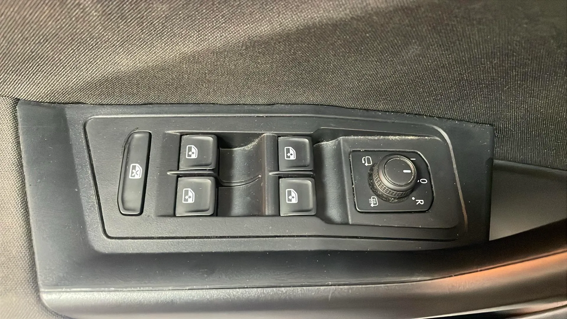 Volkswagen T-Roc Life 1.5 TSI - foto 31