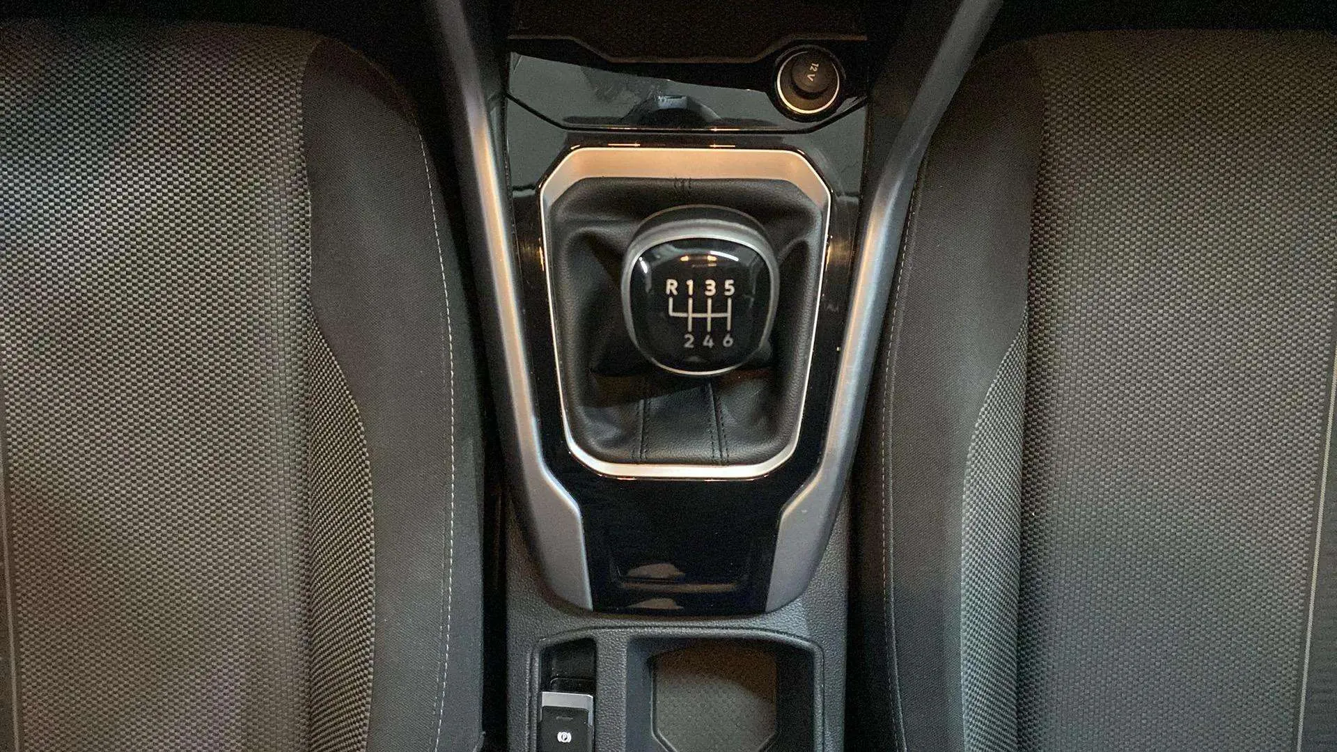Volkswagen T-Roc Life 1.0 TSI - foto 17