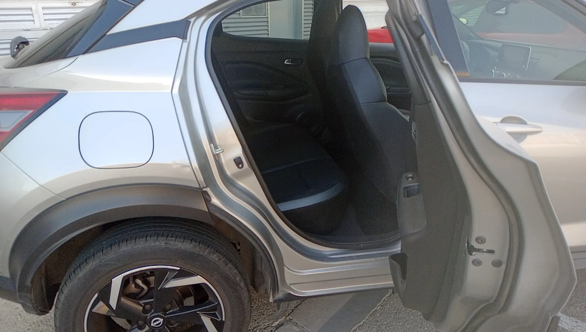 Nissan Juke 1.6 Hybrid N-Connecta - foto 11