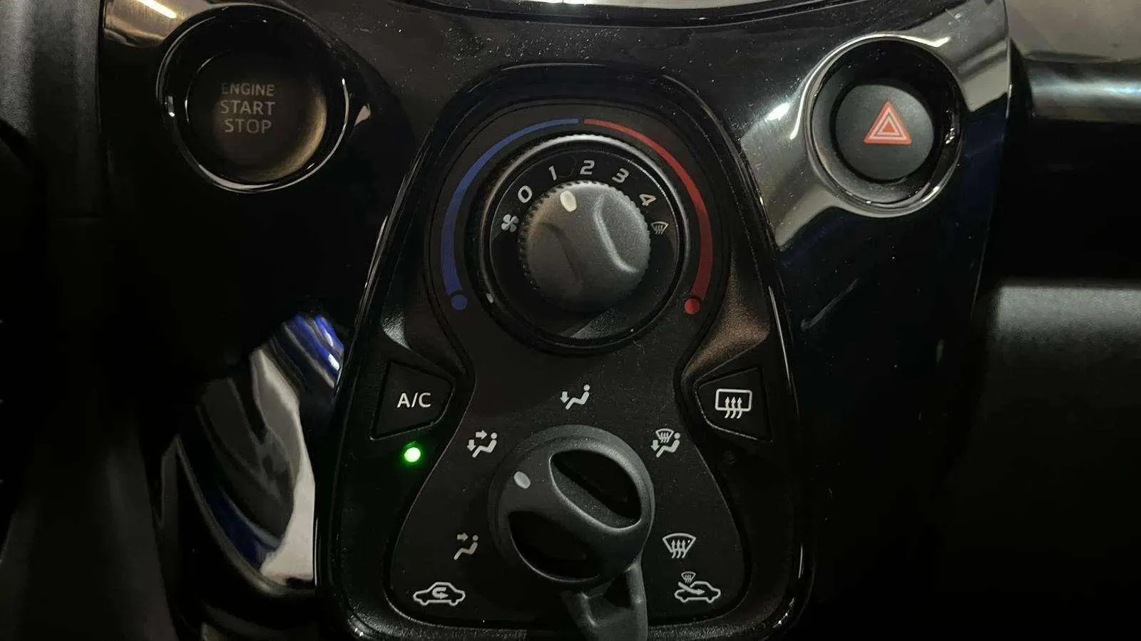 Peugeot 108 Allure VTi - foto 20