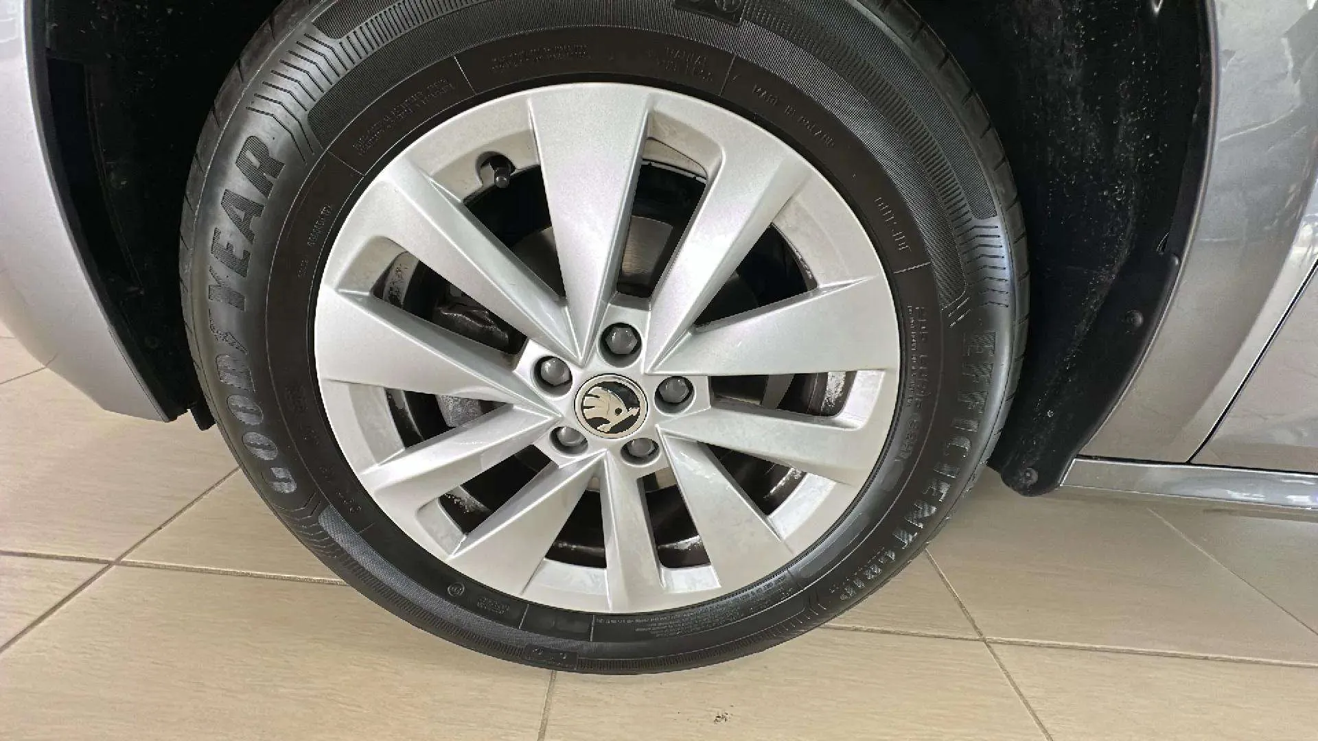 Škoda Kamiq 1.0 TSI Ambition - foto 14