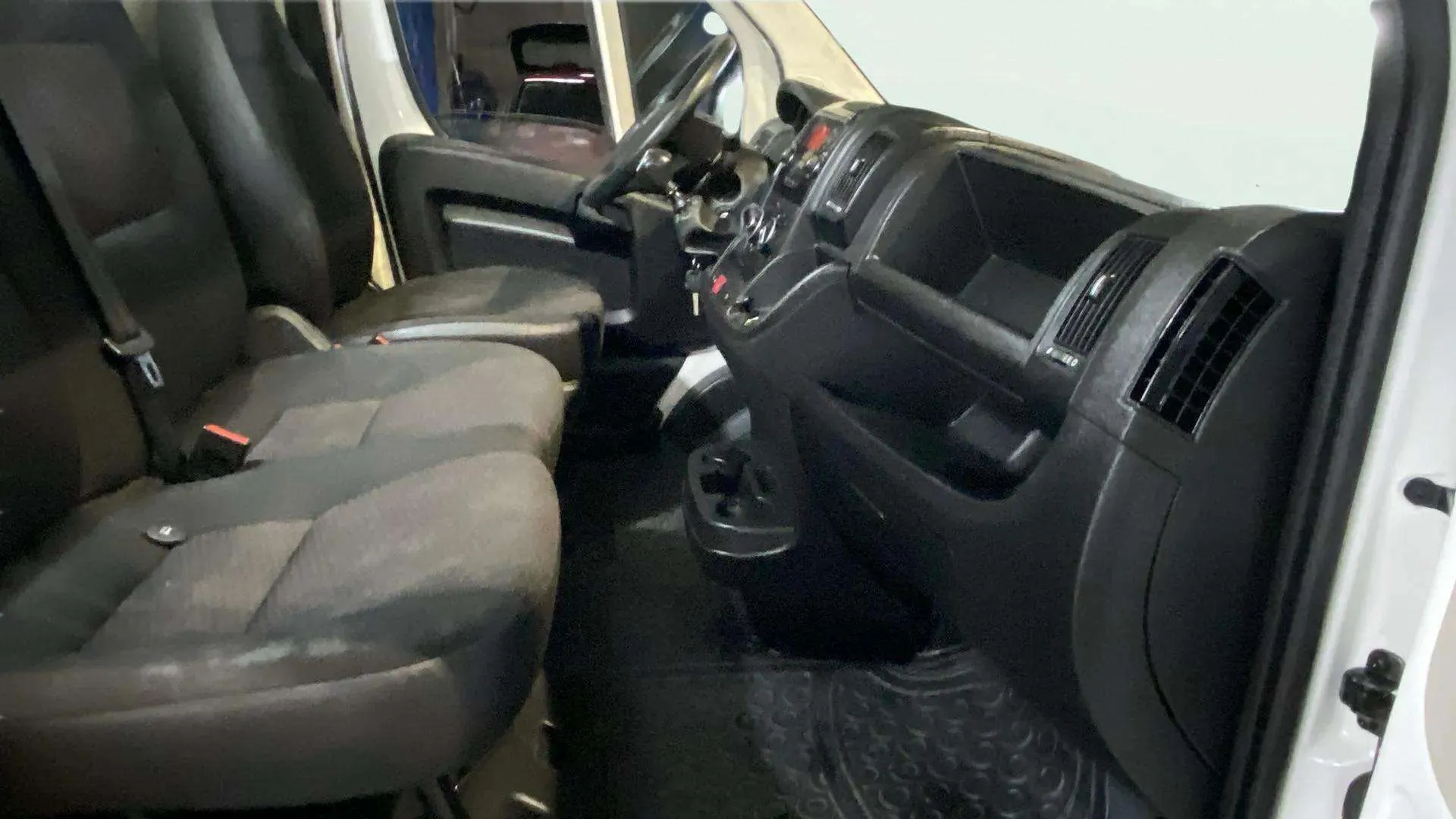 Citroën Jumper BlueHDi Furgón 30L1H1 - foto 12