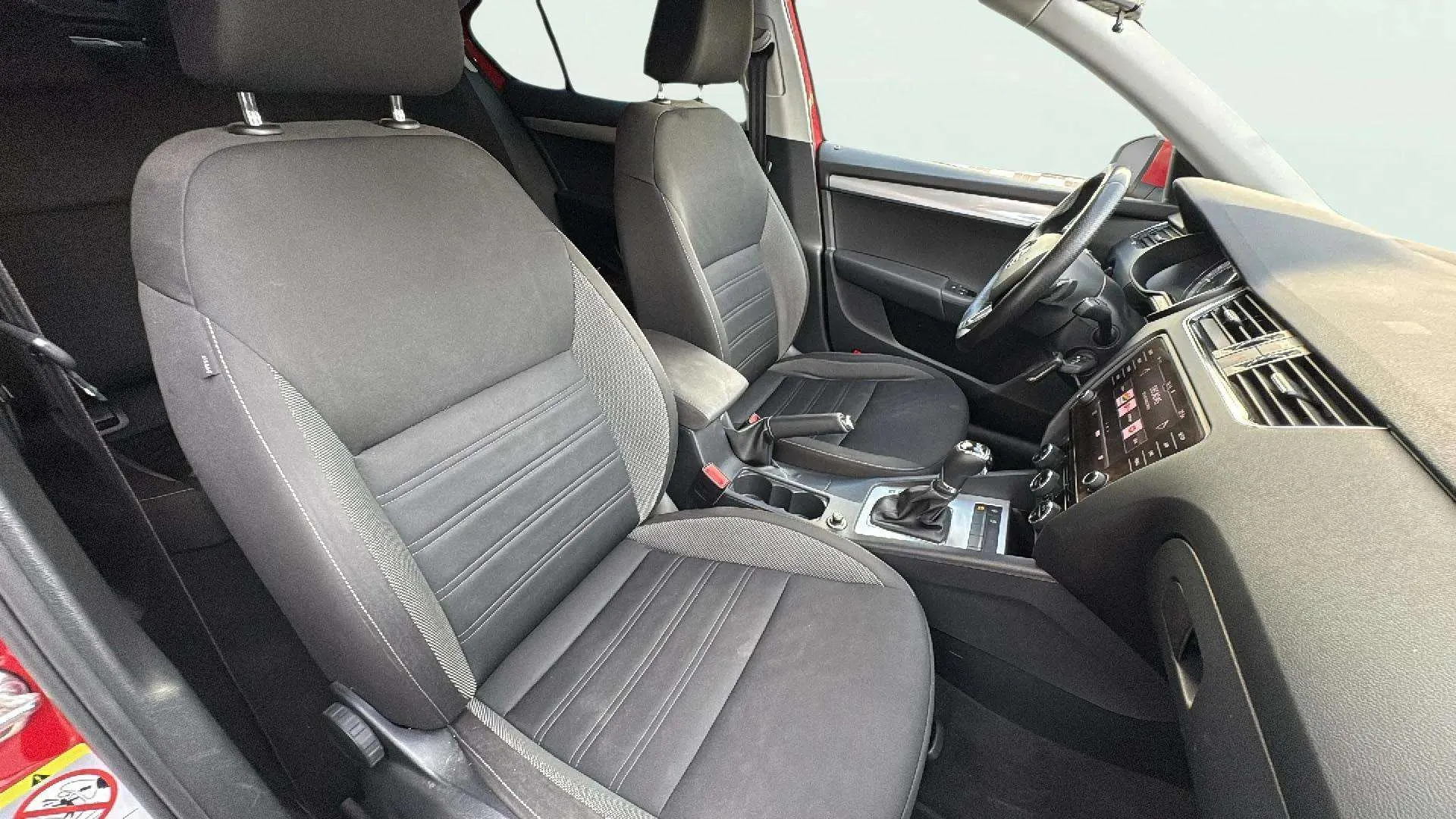 Škoda Octavia 1.6 TDI CR DSG CR Ambition - foto 16