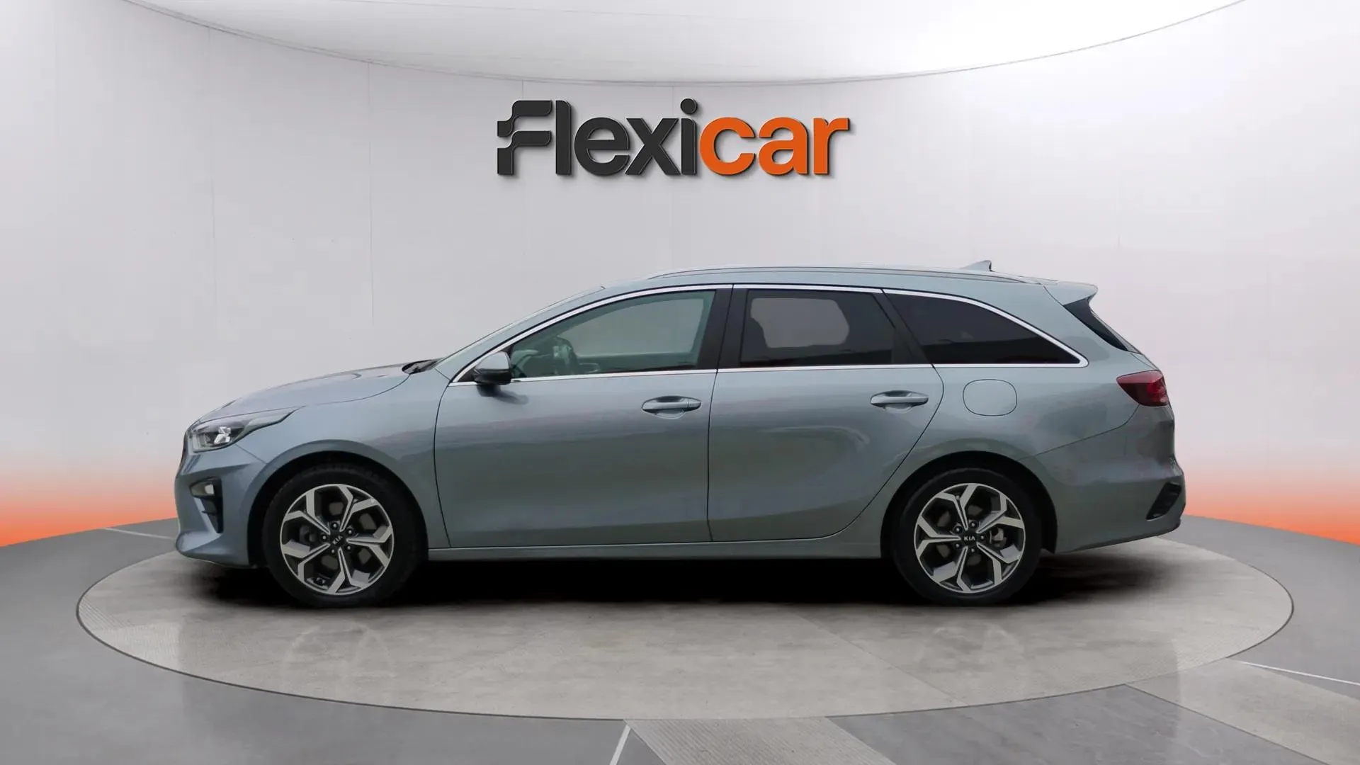 Kia Ceed Tourer 1.6 MHEV Tech DCT - foto 5