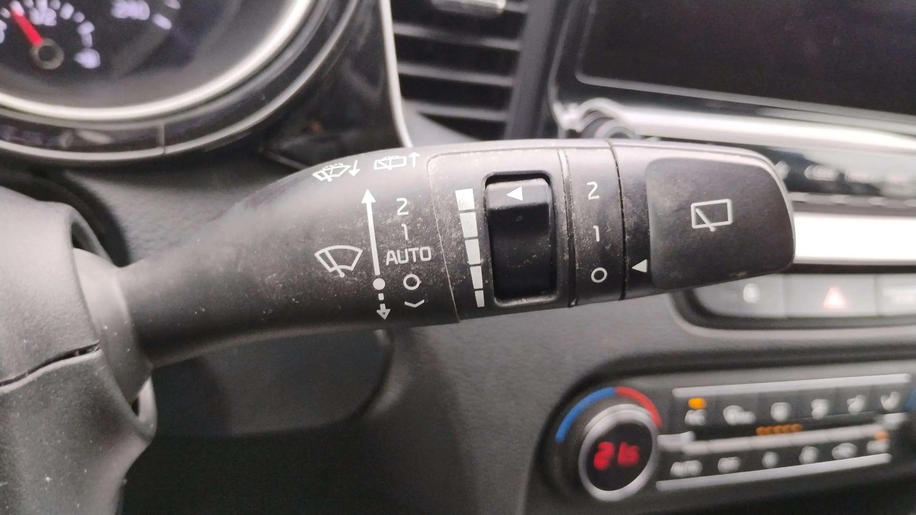 Kia Ceed Tourer 1.6 MHEV Tech DCT - foto 18