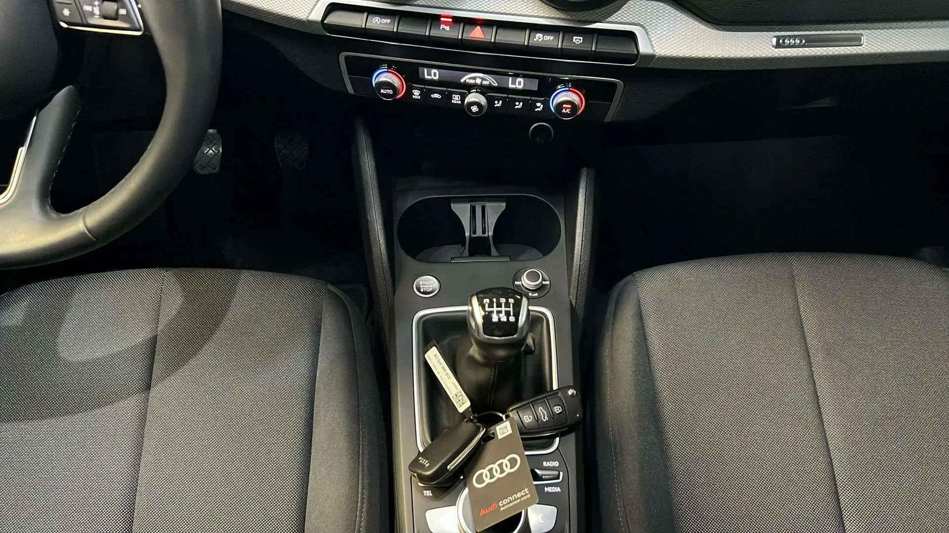 Audi Q2 Adrenalin 30 TFSI - foto 9