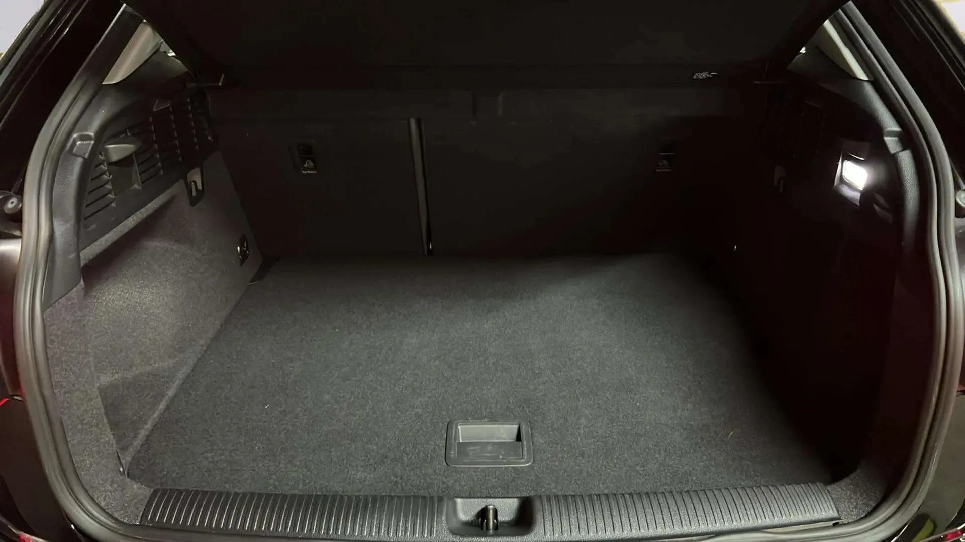 Audi Q2 Adrenalin 30 TFSI - foto 19