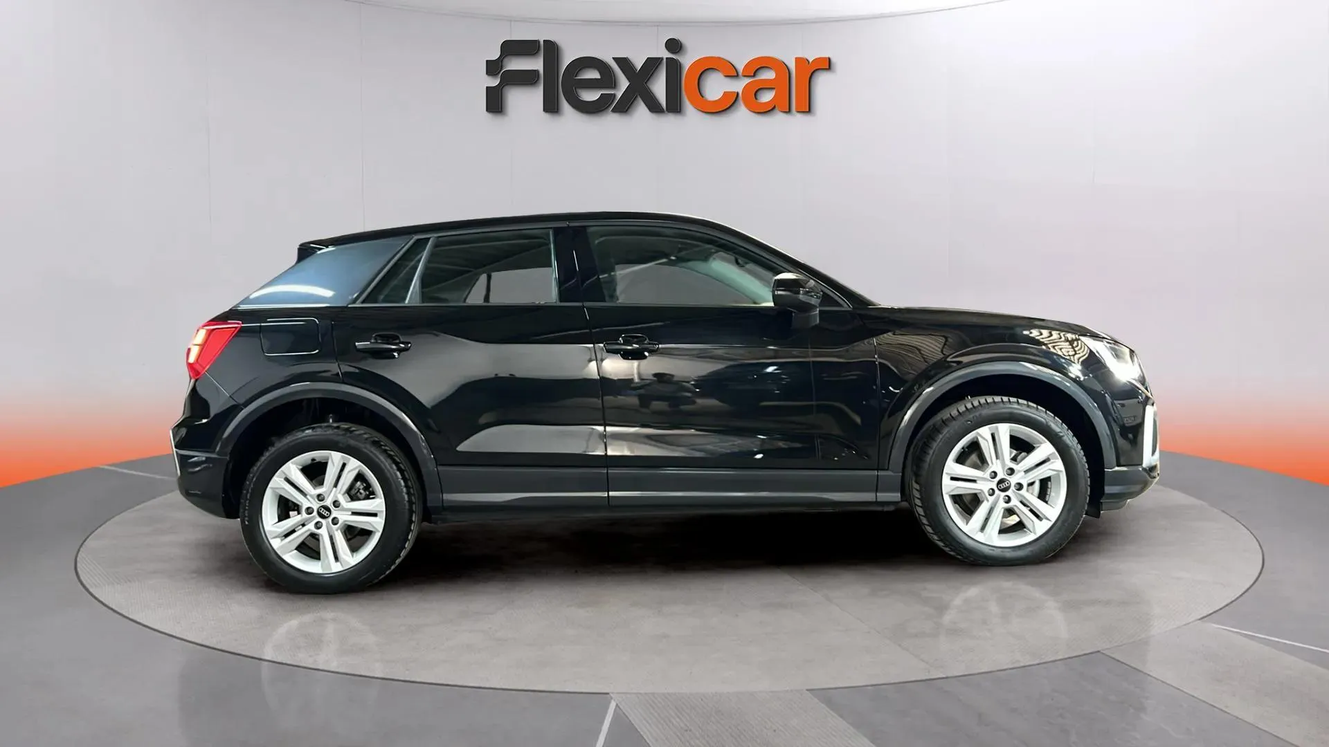 Audi Q2 Adrenalin 30 TFSI - foto 5