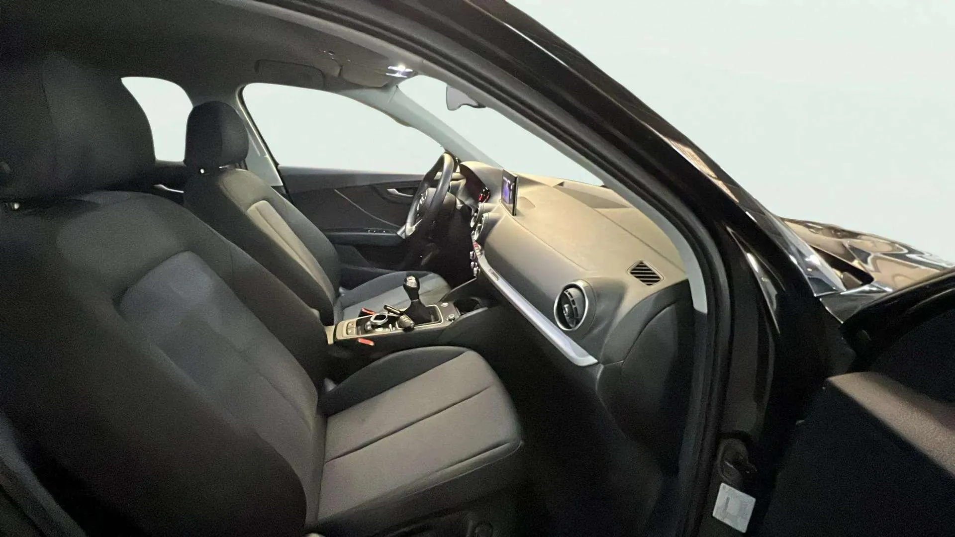 Audi Q2 Adrenalin 30 TFSI - foto 16