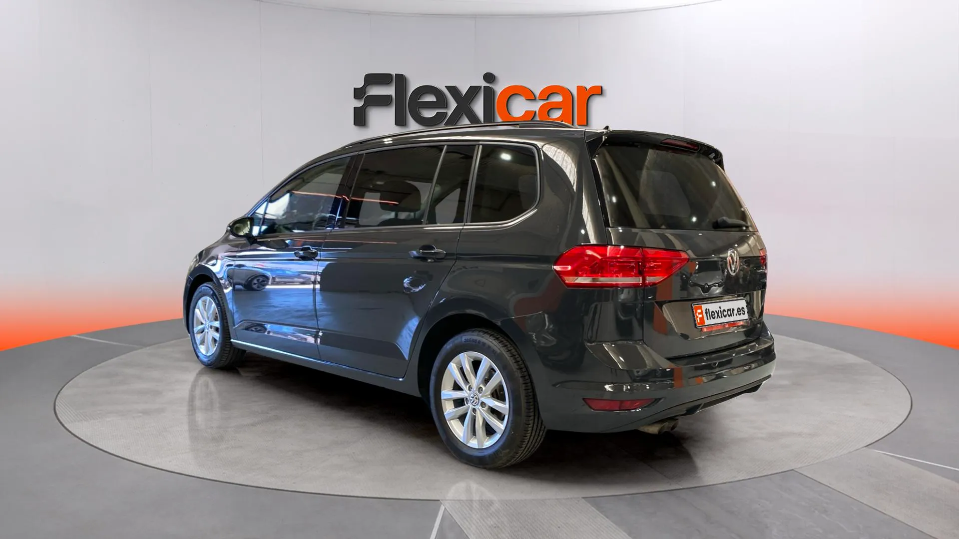 Volkswagen Touran Advance 2.0 TDI DSG - foto 6