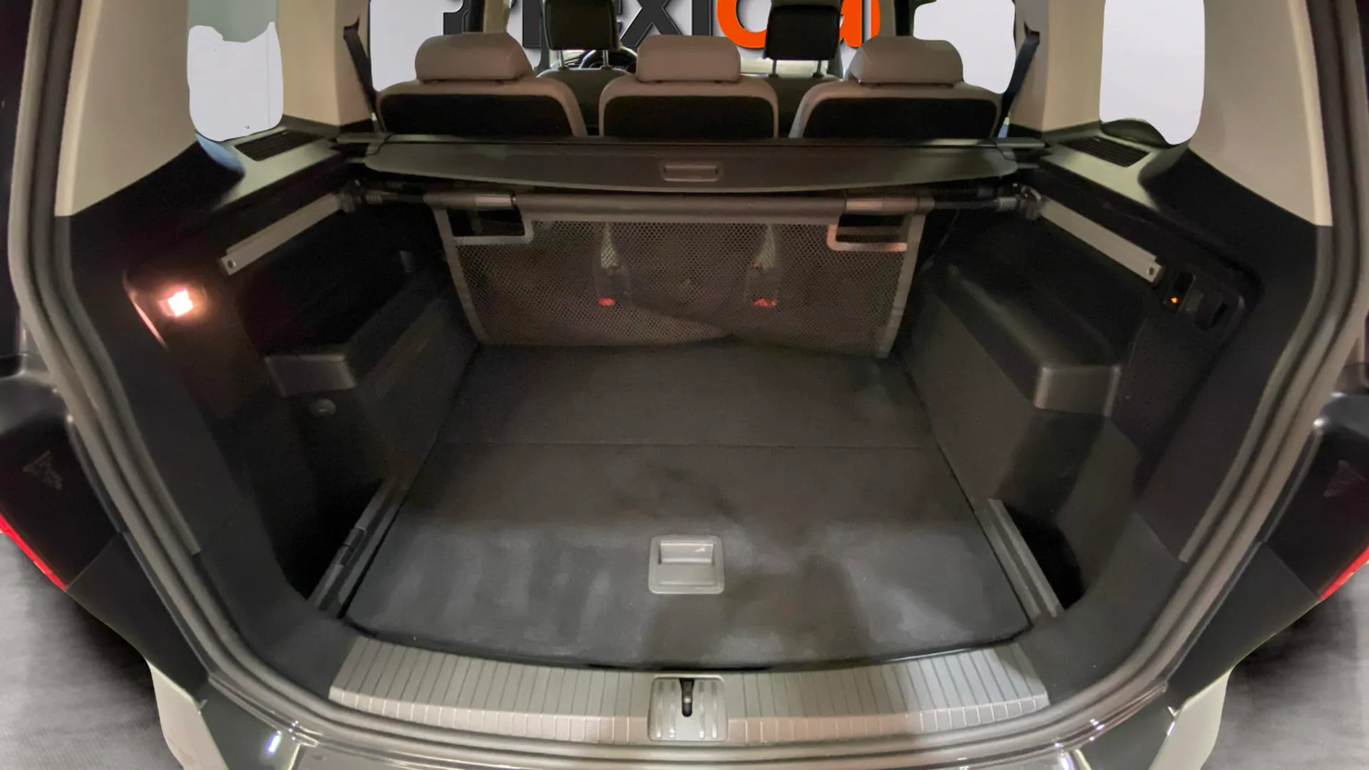 Volkswagen Touran Advance 2.0 TDI DSG - foto 9