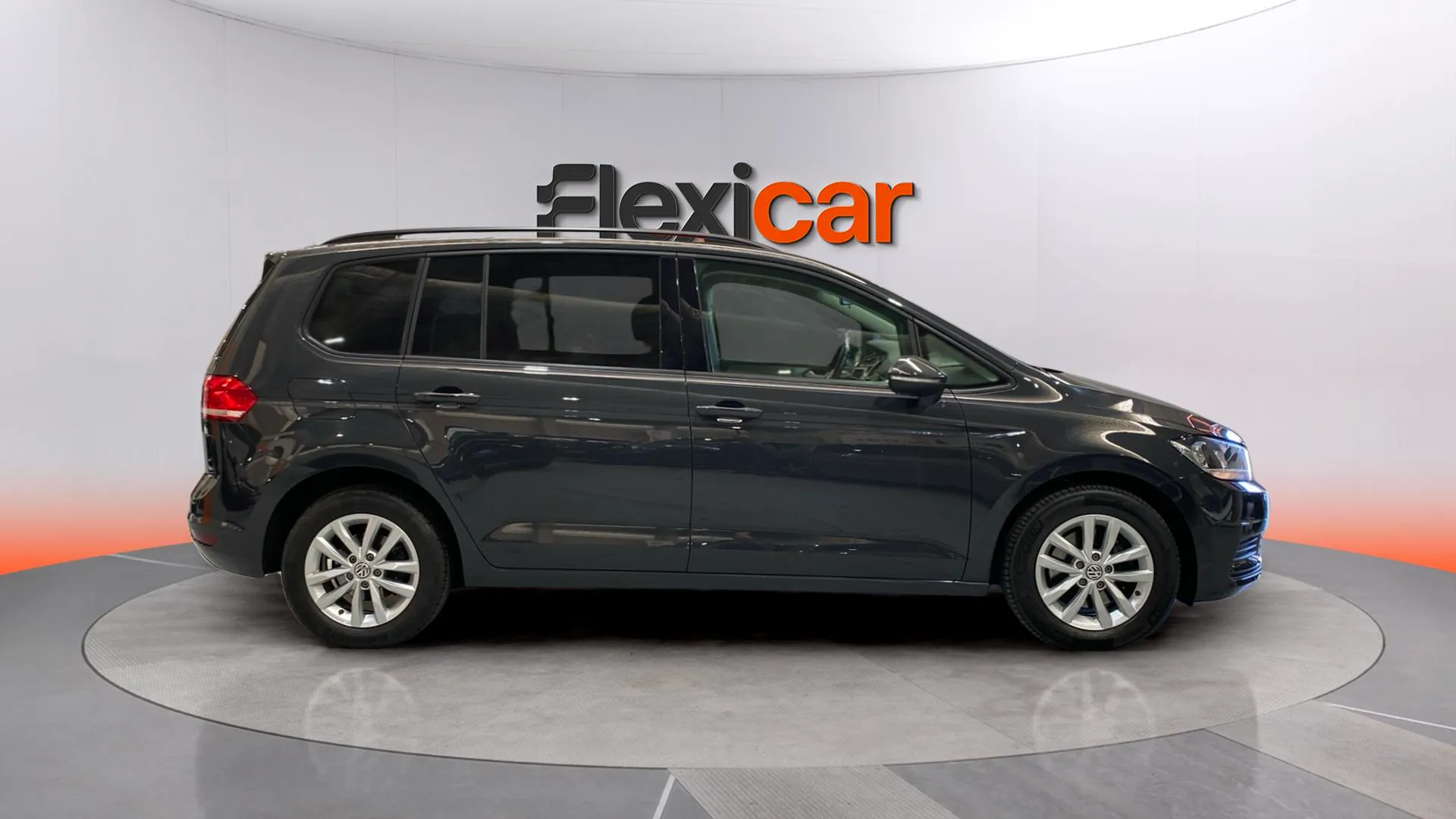 Volkswagen Touran Advance 2.0 TDI DSG - foto 5