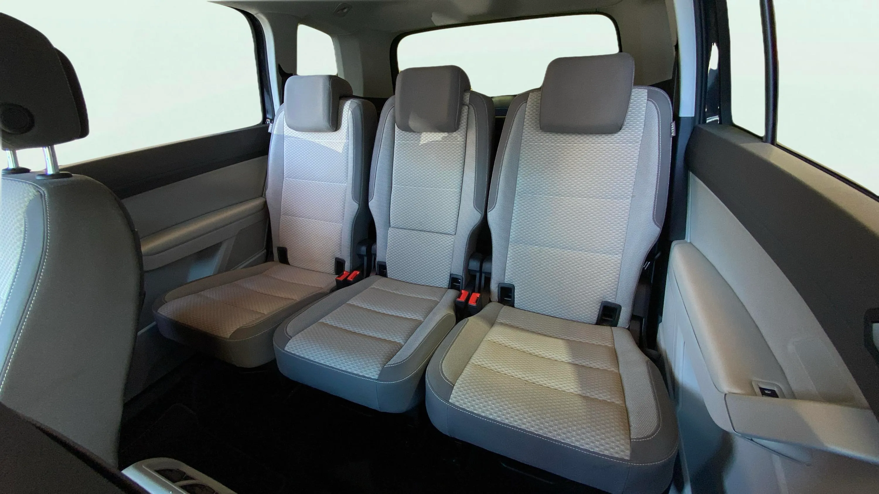 Volkswagen Touran Advance 2.0 TDI DSG - foto 12