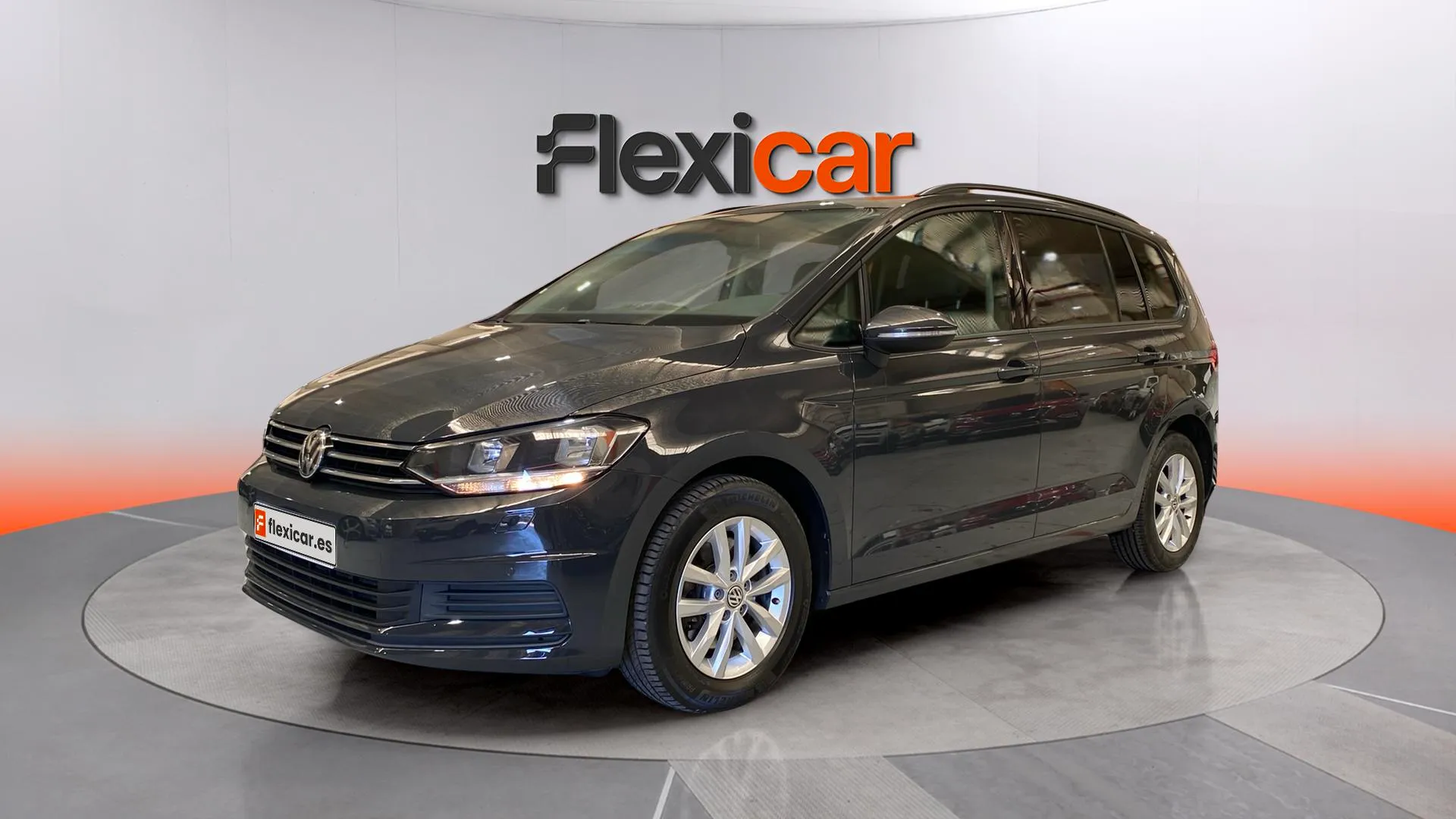 Volkswagen Touran Advance 2.0 TDI DSG - foto 3