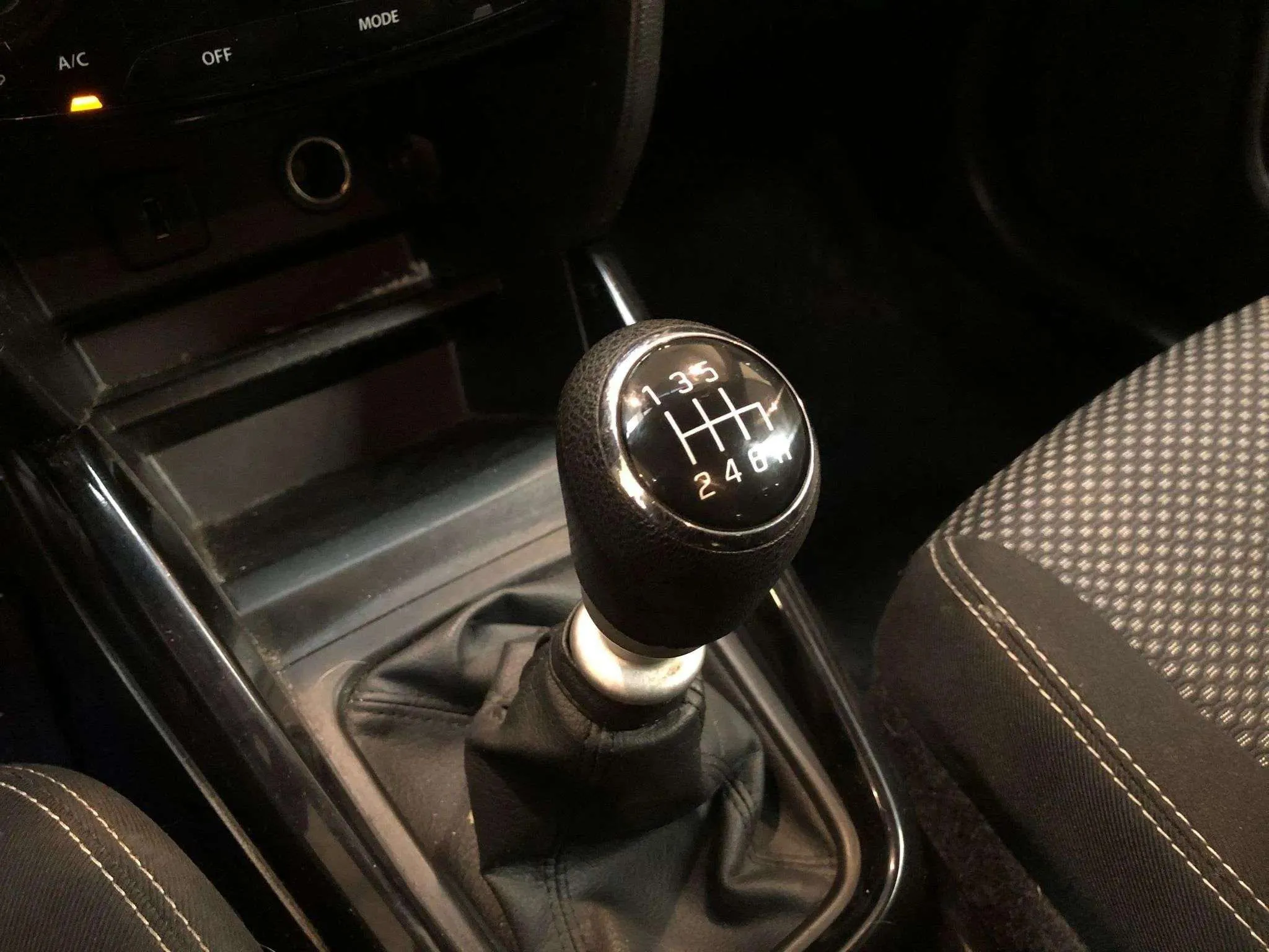 Suzuki Vitara 1.6 Ddis GL - foto 12
