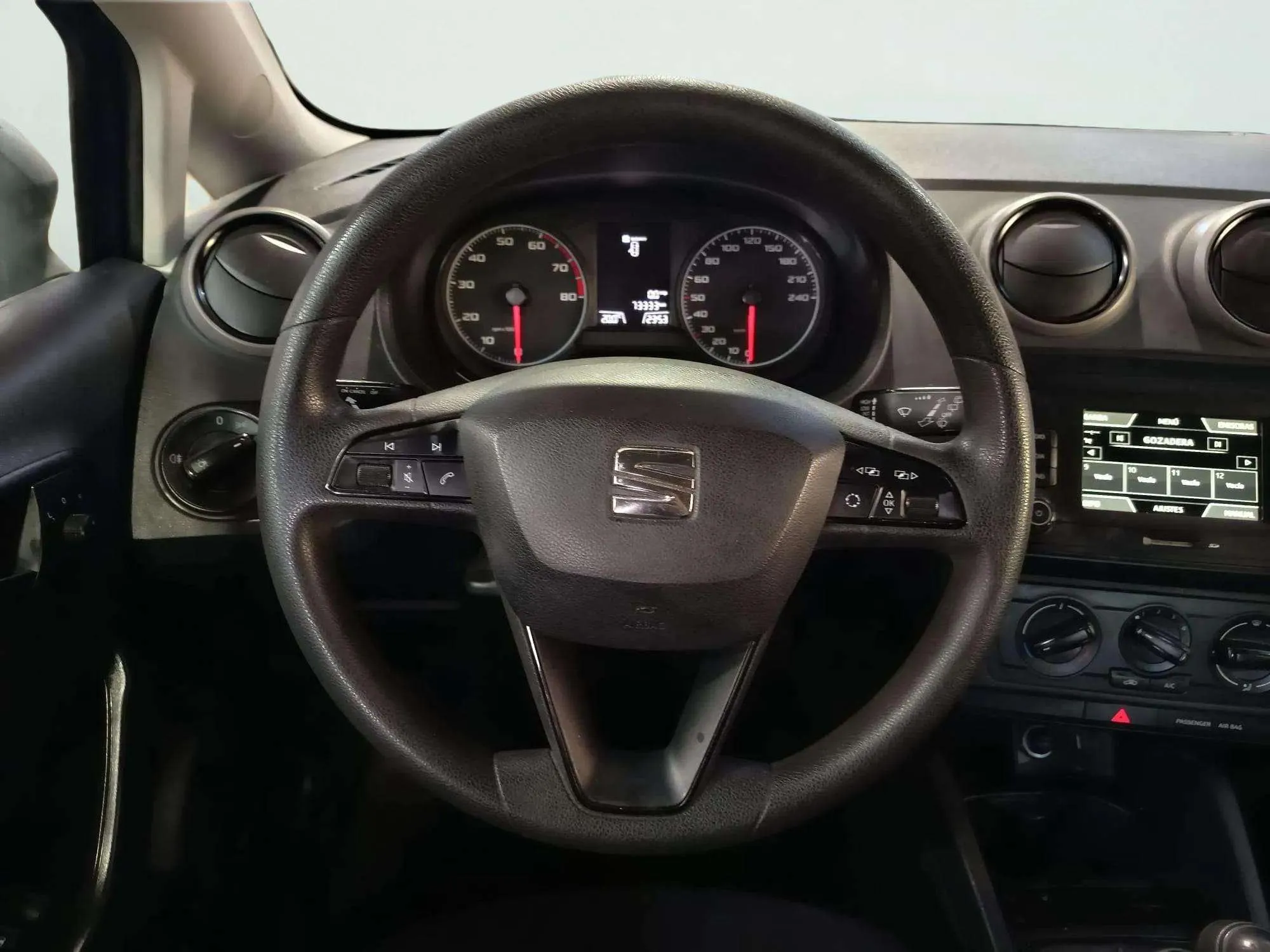 SEAT Ibiza 1.0 Reference - foto 13