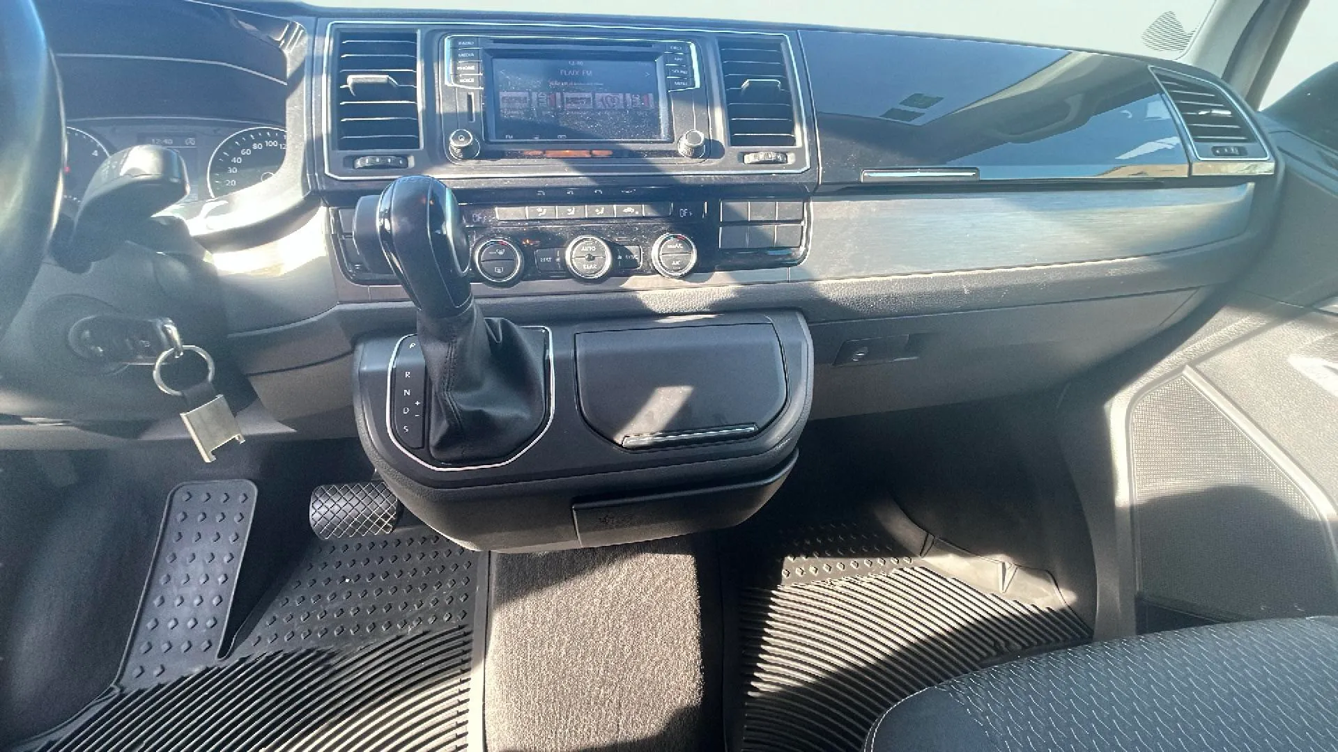 Volkswagen Multivan Premium Corto 2.0 TDI BMT DSG - foto 9