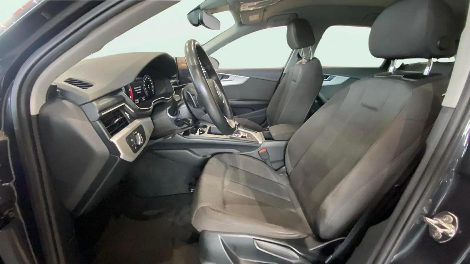 Audi A4 Avant Advanced 30 TDI S tronic - foto 19
