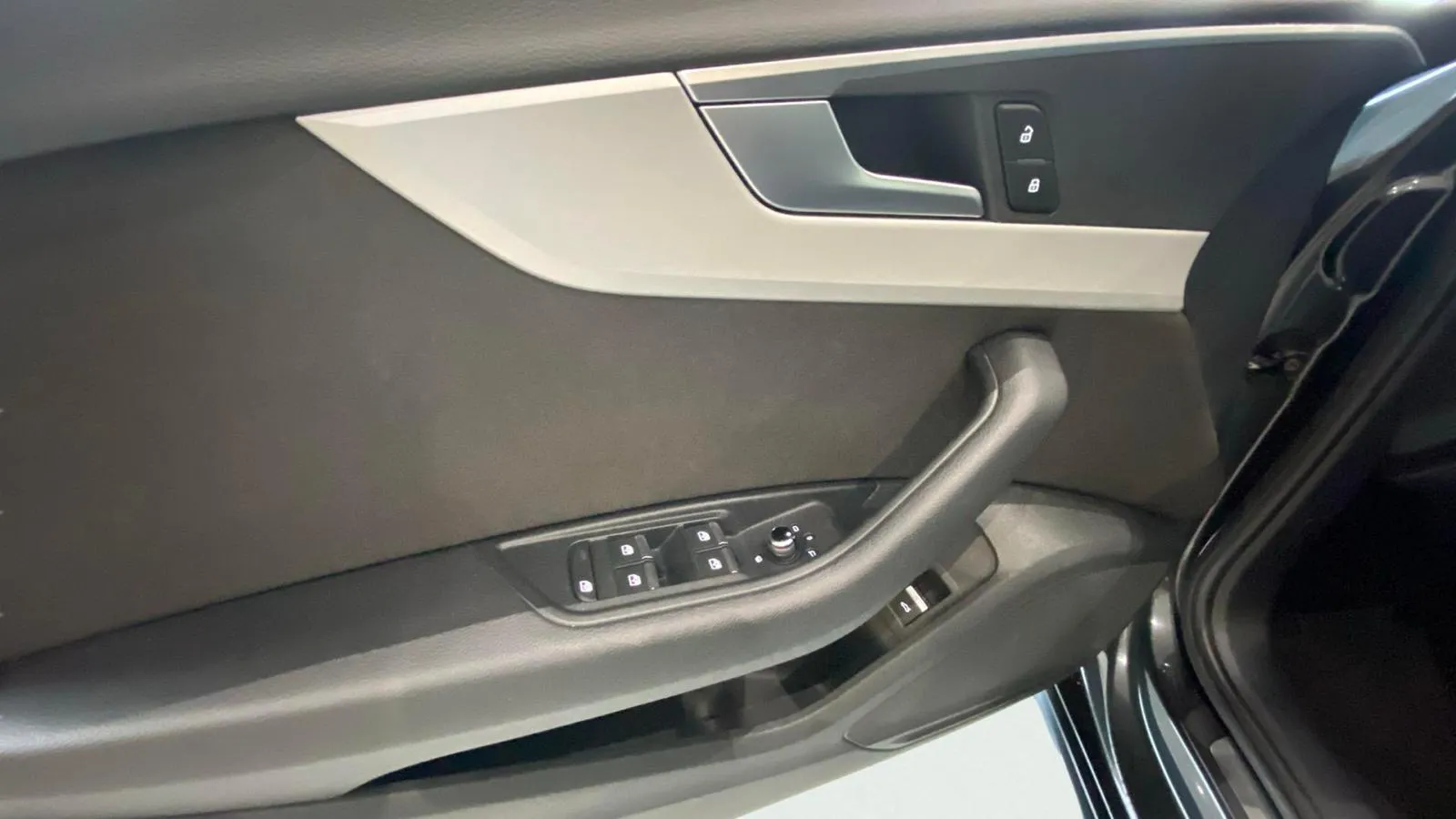 Audi A4 Avant Advanced 30 TDI S tronic - foto 22