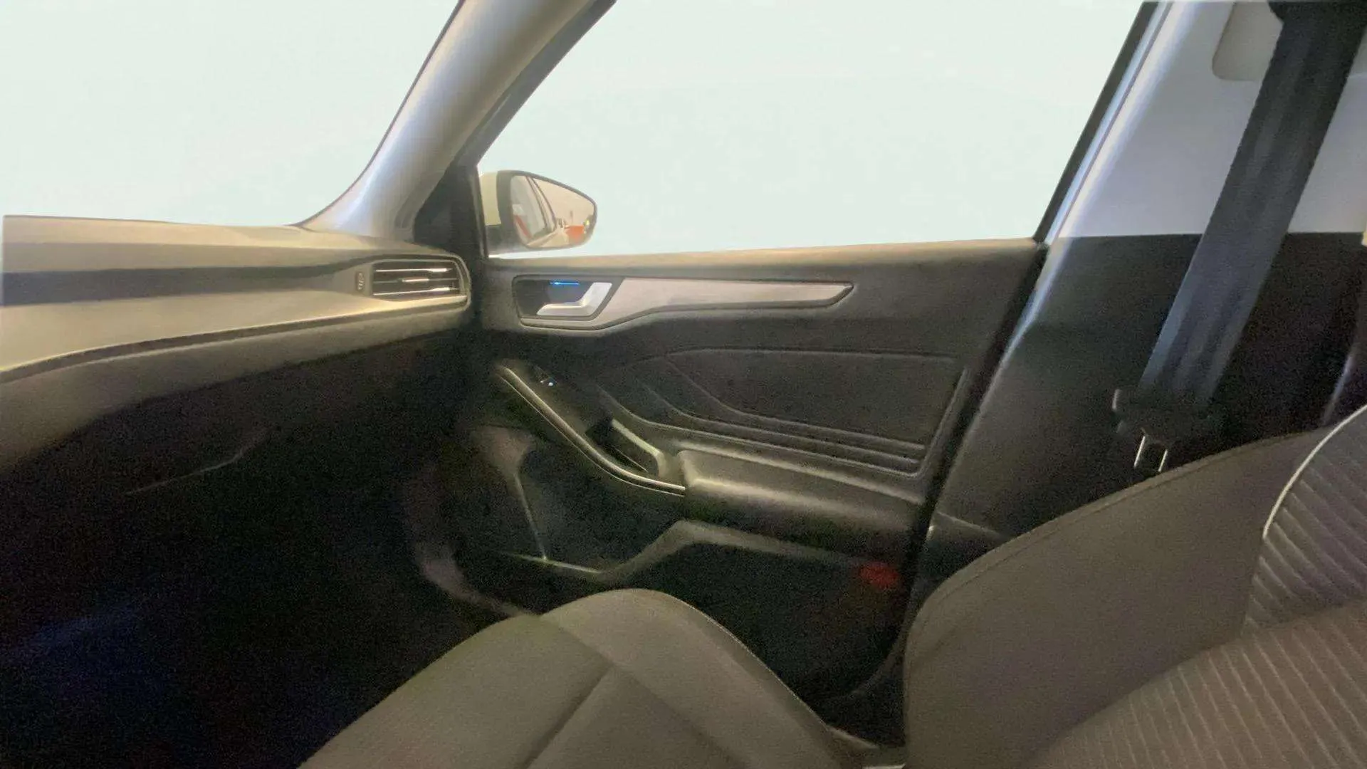 Ford Focus 1.5 EcoBlue Titanium Sportb. - foto 15