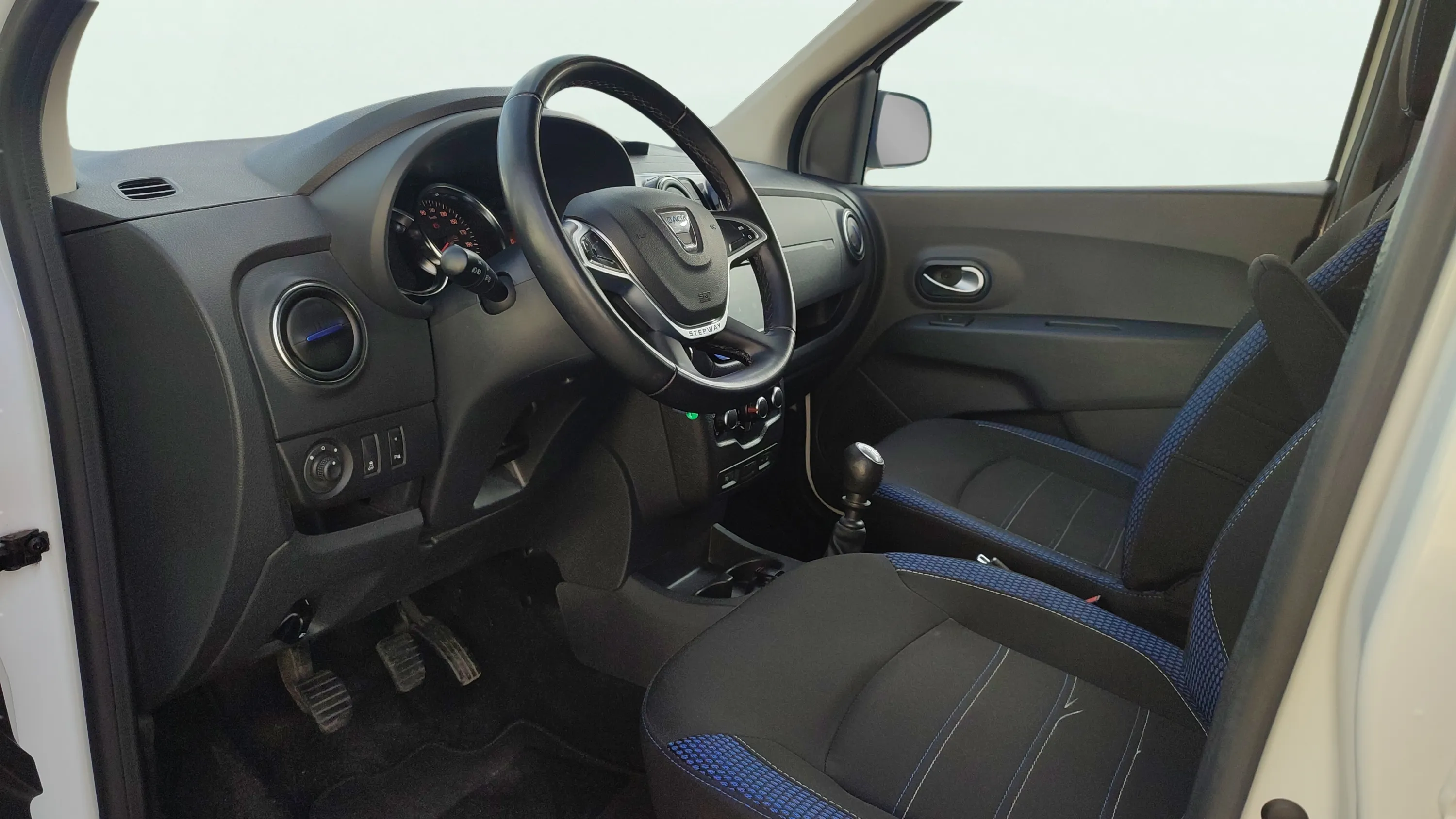 Dacia Lodgy Comfort Blue dCi 5 plazas 18 - foto 14
