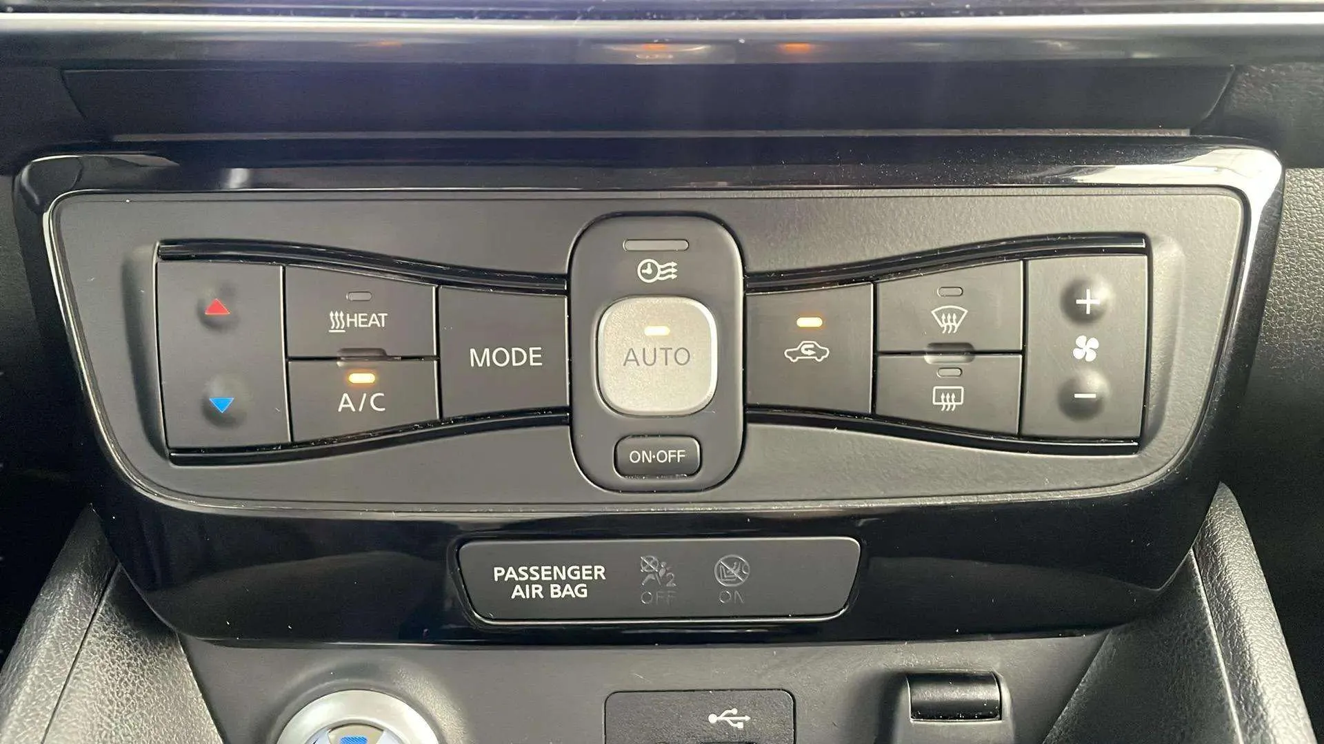 Nissan Leaf 40kWh N-Connecta Bitono - foto 20