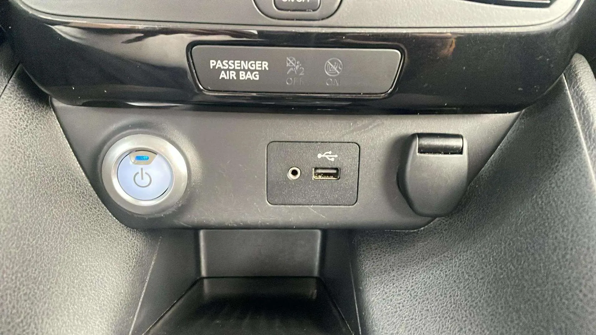 Nissan Leaf 40kWh N-Connecta Bitono - foto 19