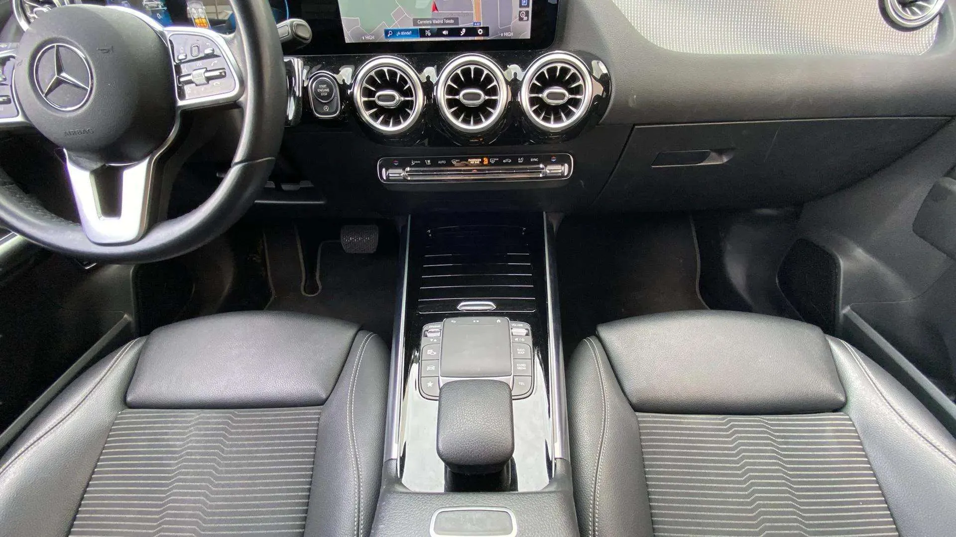 Mercedes-Benz GLA 200 D 4MATIC - foto 13