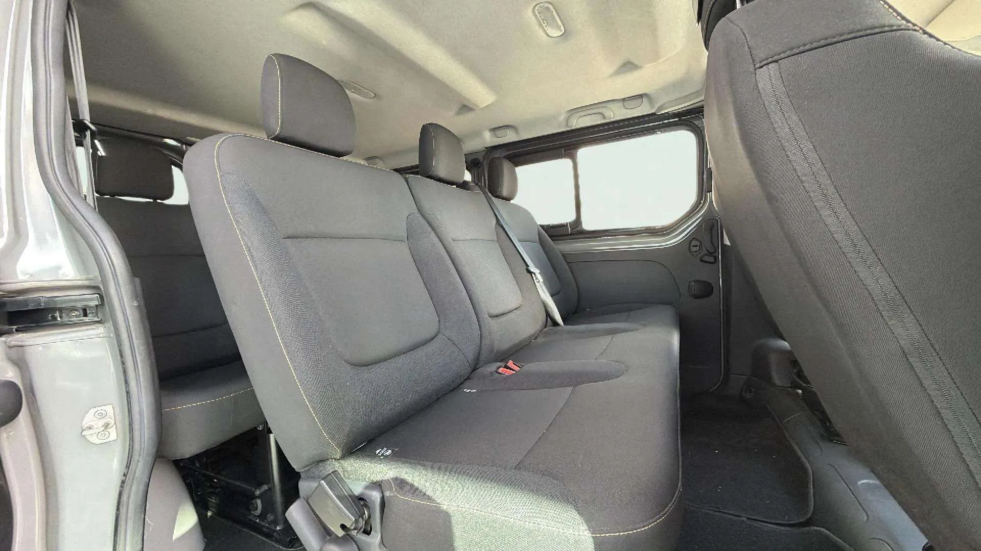Renault Trafic Combi 9 Energy dCi Euro 6 - foto 24