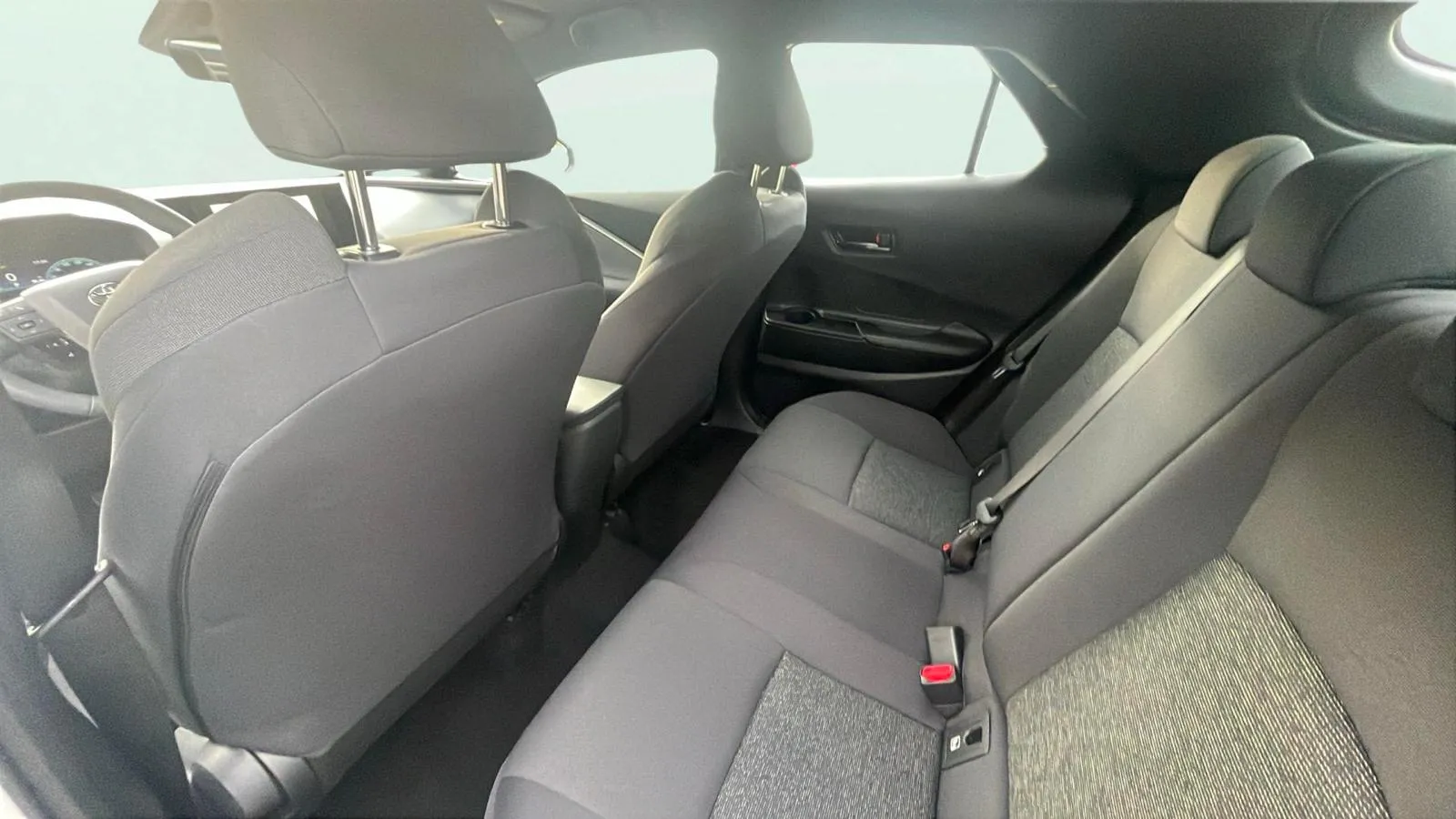 Toyota C-HR 1.8 Active Hybrid 140 - foto 24