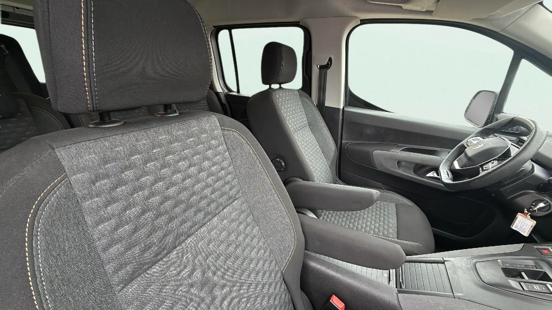 Peugeot Rifter Allure BlueHDi 130 EAT8 Long - foto 11