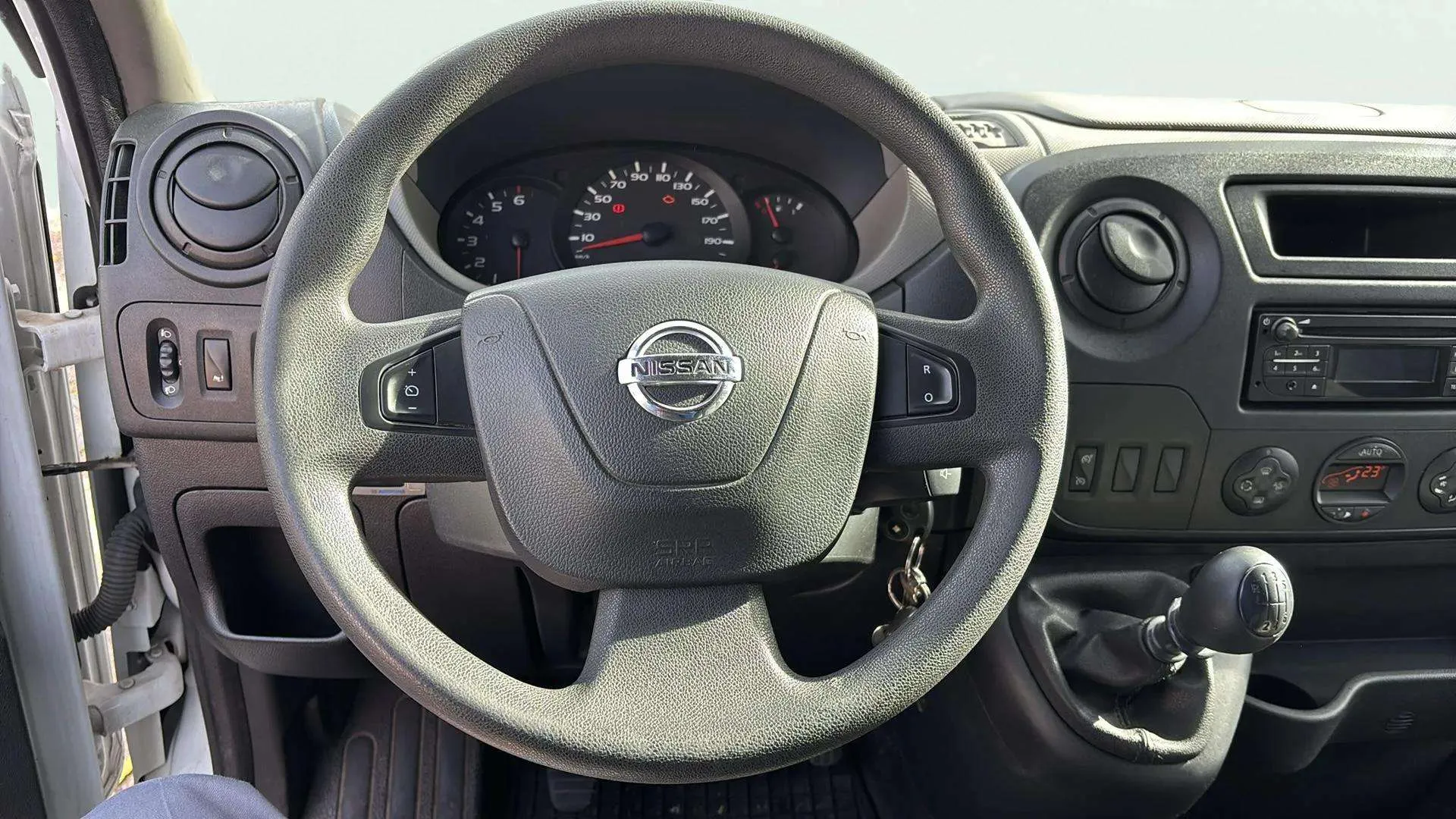 Nissan NV400 - foto 11