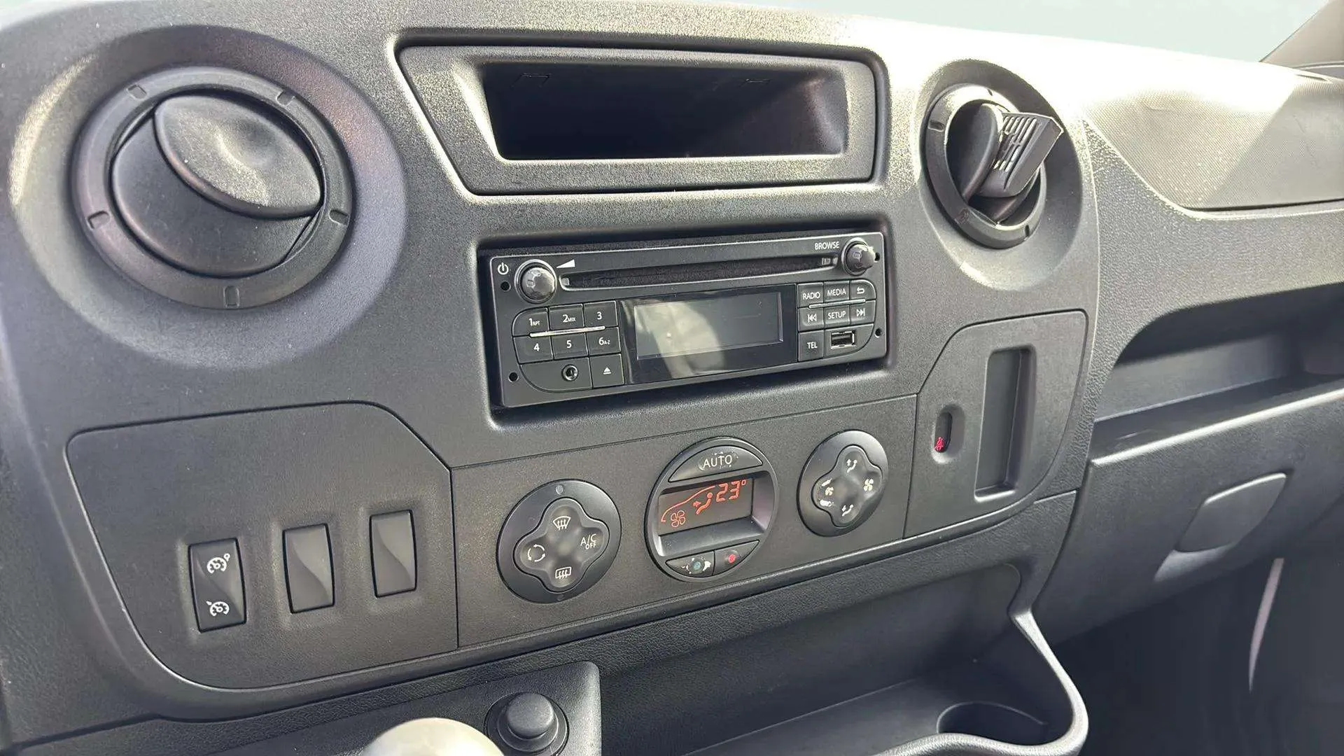 Nissan NV400 - foto 15