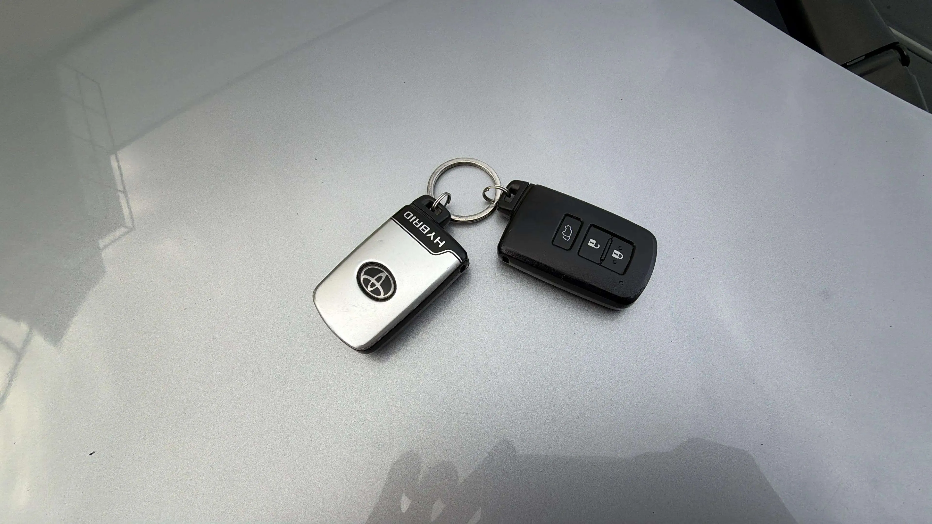 Toyota RAV4 2.5l hybrid 2WD Advance - foto 33