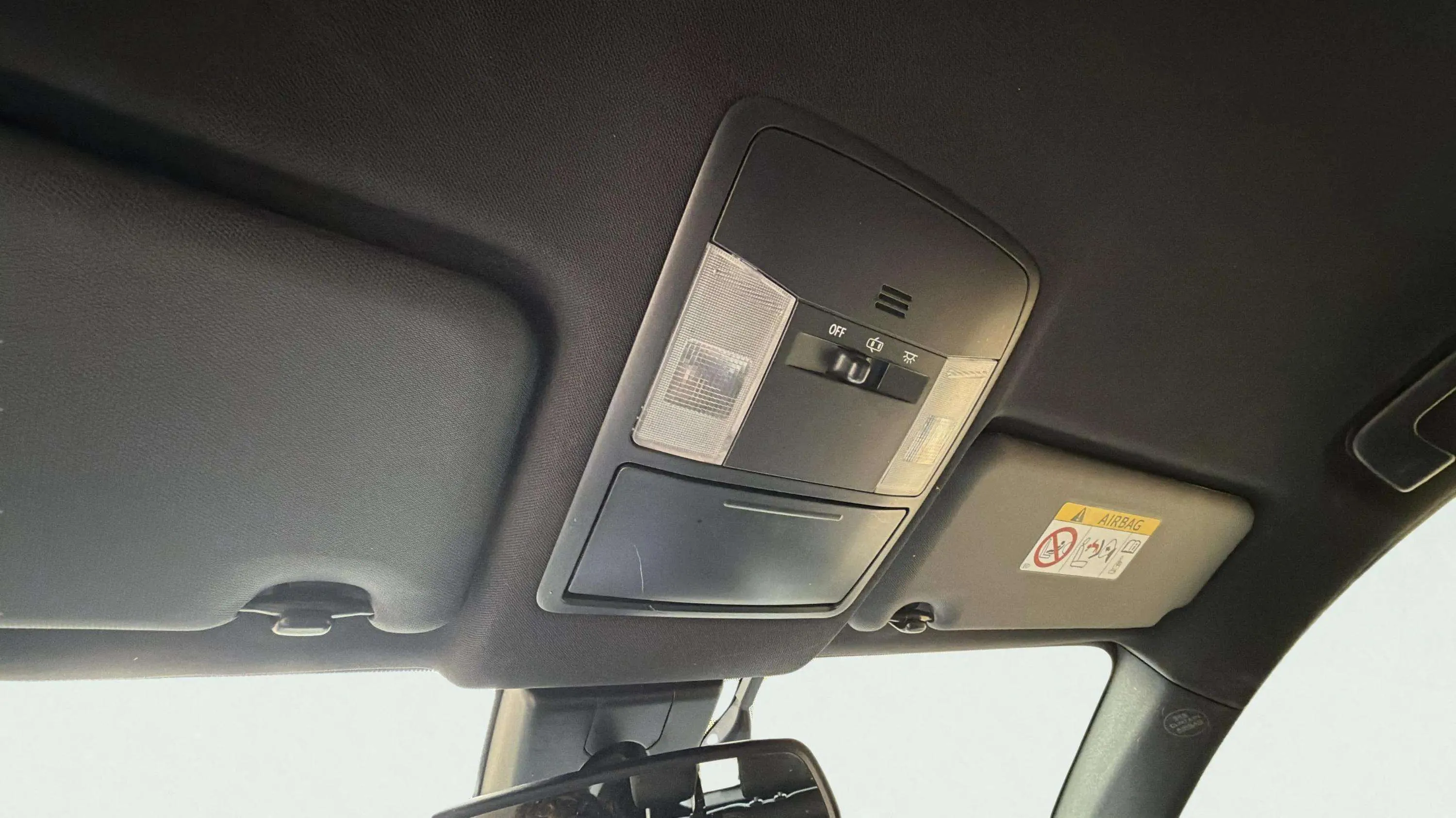 Toyota RAV4 2.5l hybrid 2WD Advance - foto 24
