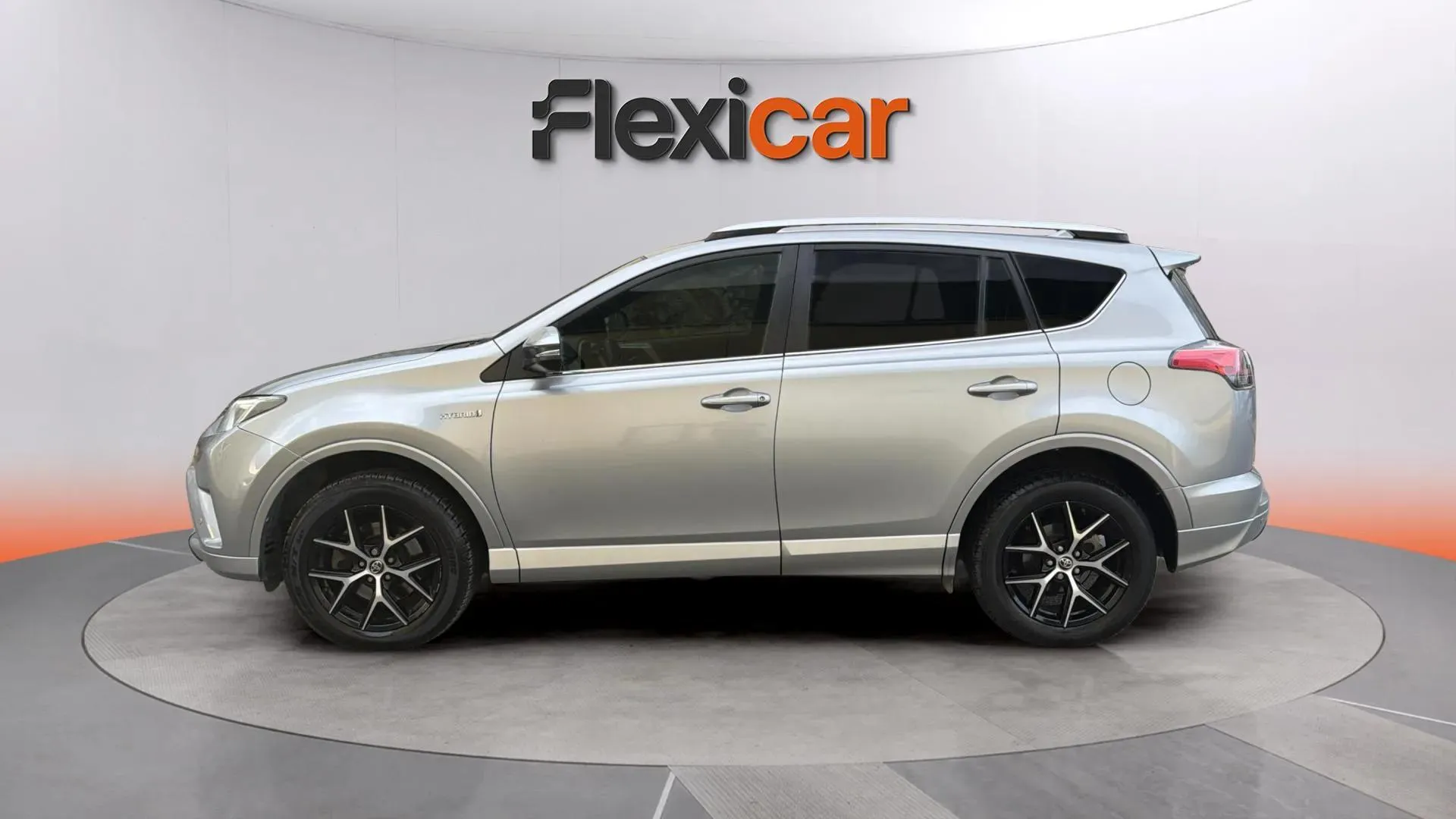 Toyota RAV4 2.5l hybrid 2WD Advance - foto 6