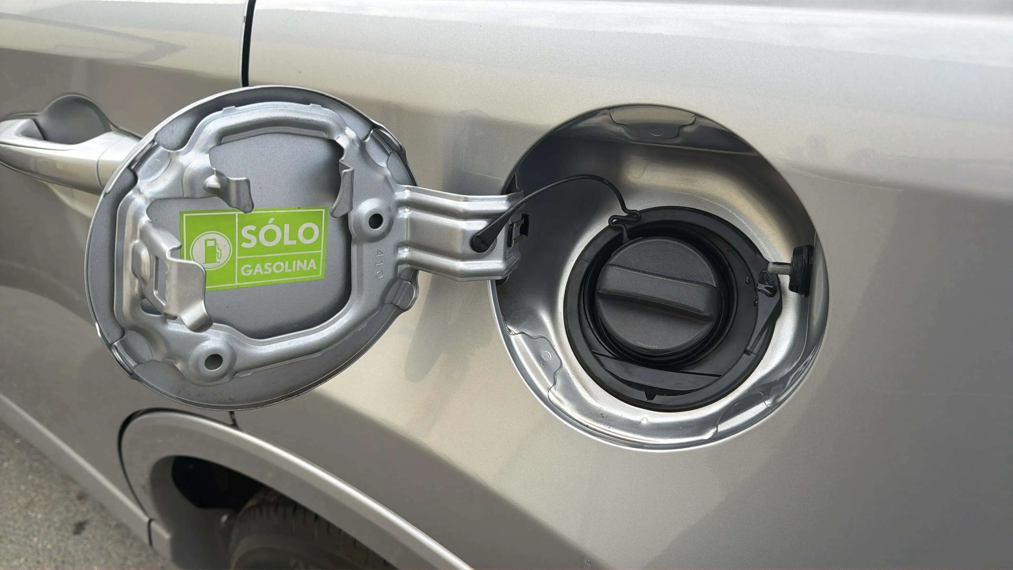 Toyota RAV4 2.5l hybrid 2WD Advance - foto 34