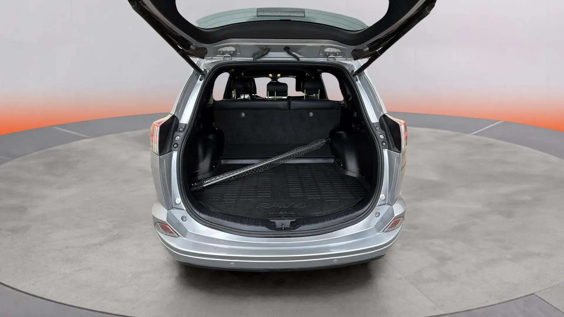 Toyota RAV4 2.5l hybrid 2WD Advance - foto 15