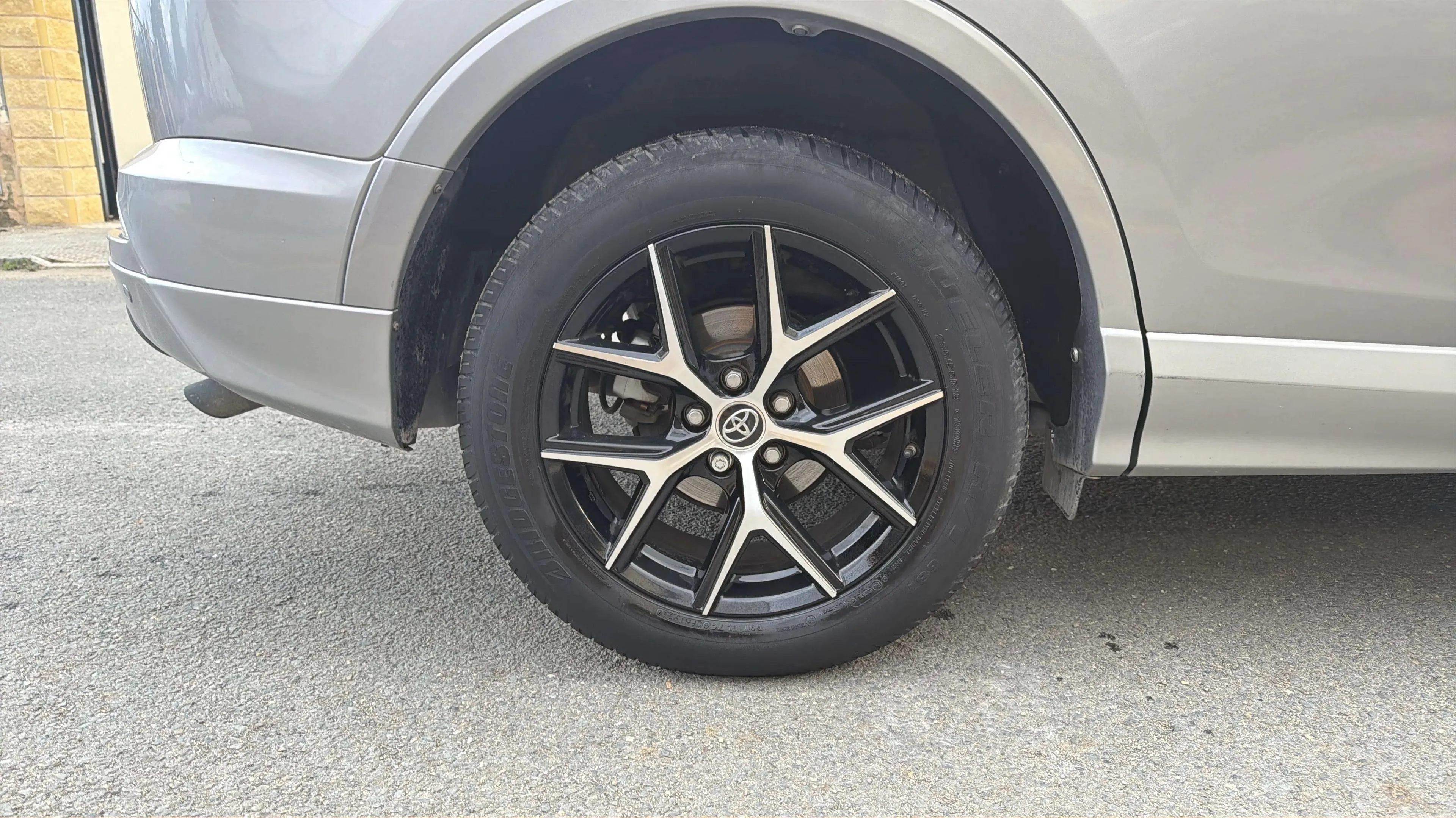 Toyota RAV4 2.5l hybrid 2WD Advance - foto 26
