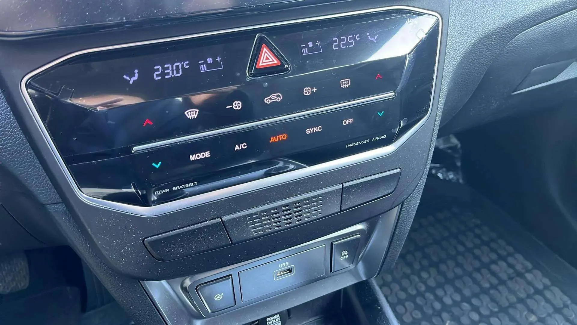 SsangYong Tivoli G15T LP Urban Plus - foto 17