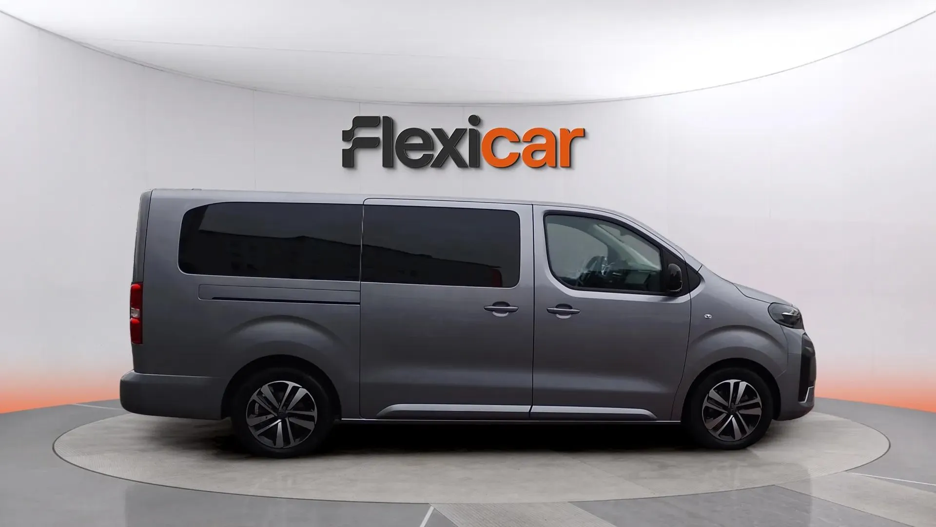 Peugeot Traveller Business Long BlueHDi 180 EAT8 - foto 2