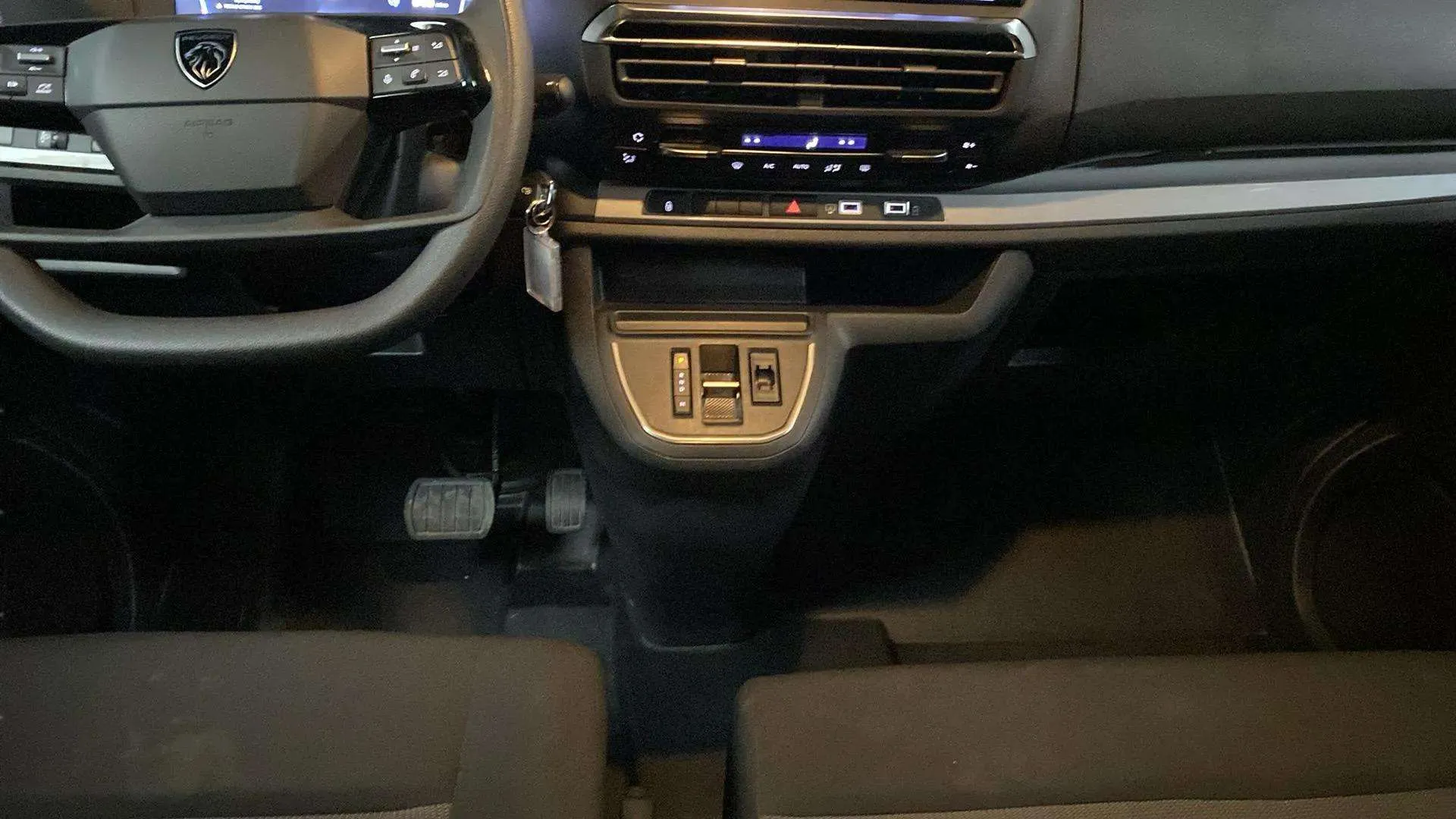 Peugeot Traveller Business Long BlueHDi 180 EAT8 - foto 10