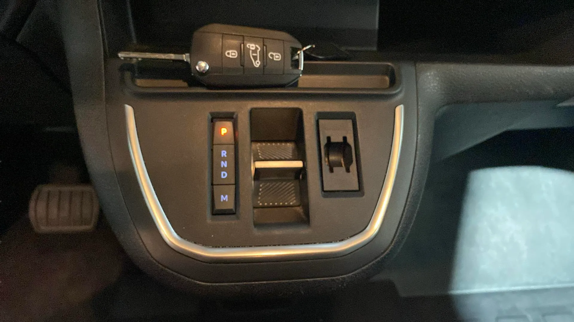 Peugeot Traveller Business Long BlueHDi 180 EAT8 - foto 19