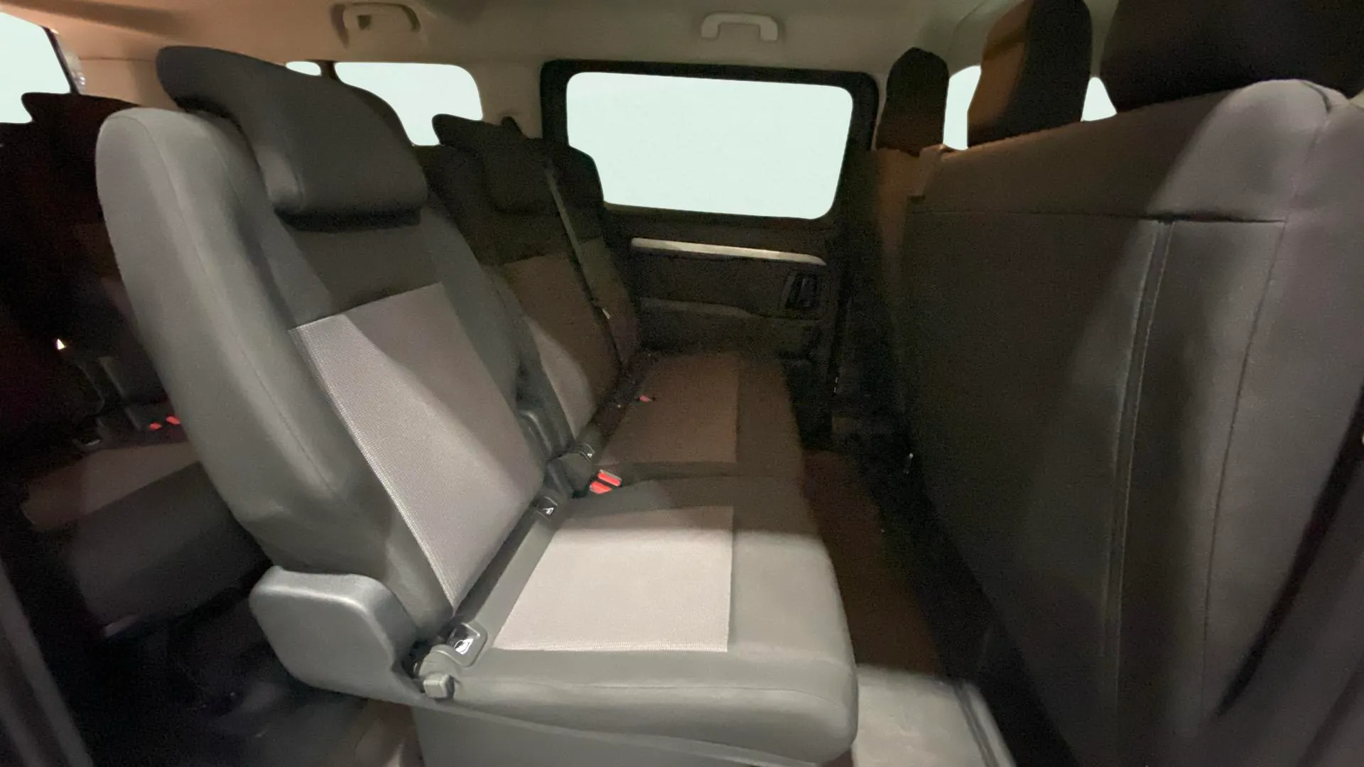 Peugeot Traveller Business Long BlueHDi 180 EAT8 - foto 12