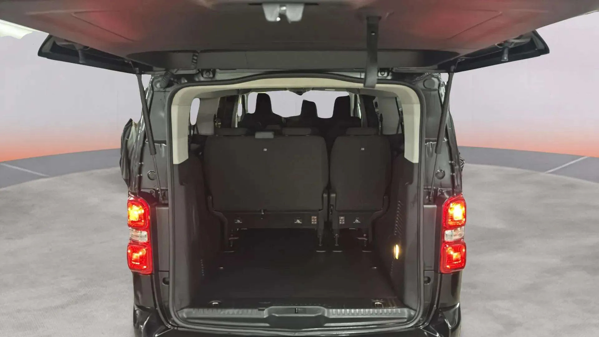 Peugeot Traveller Business Long BlueHDi 180 EAT8 - foto 5