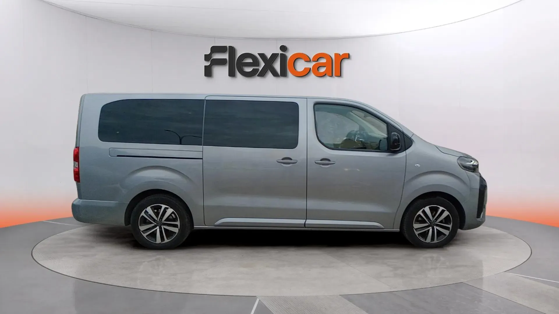 Peugeot Traveller Business Long BlueHDi 180 EAT8 - foto 2