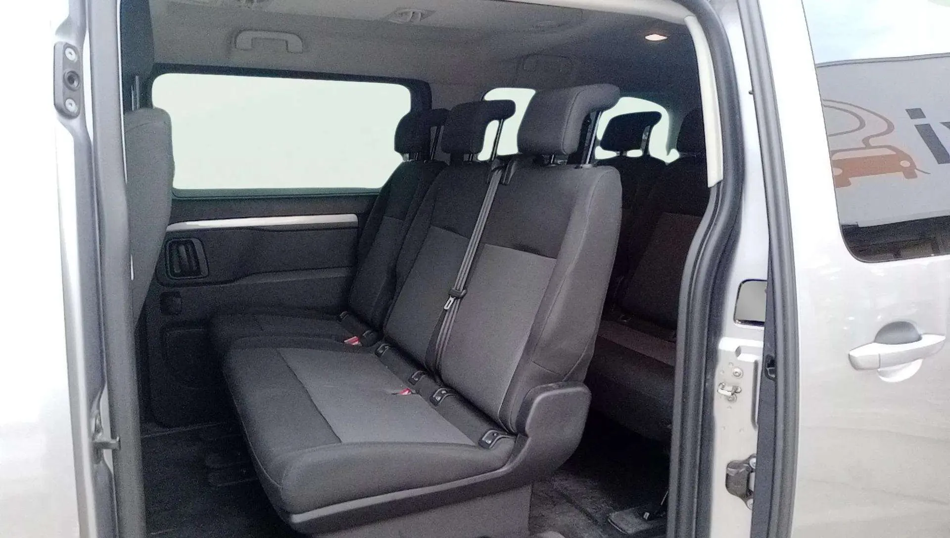 Peugeot Traveller Business Long BlueHDi 180 EAT8 - foto 18