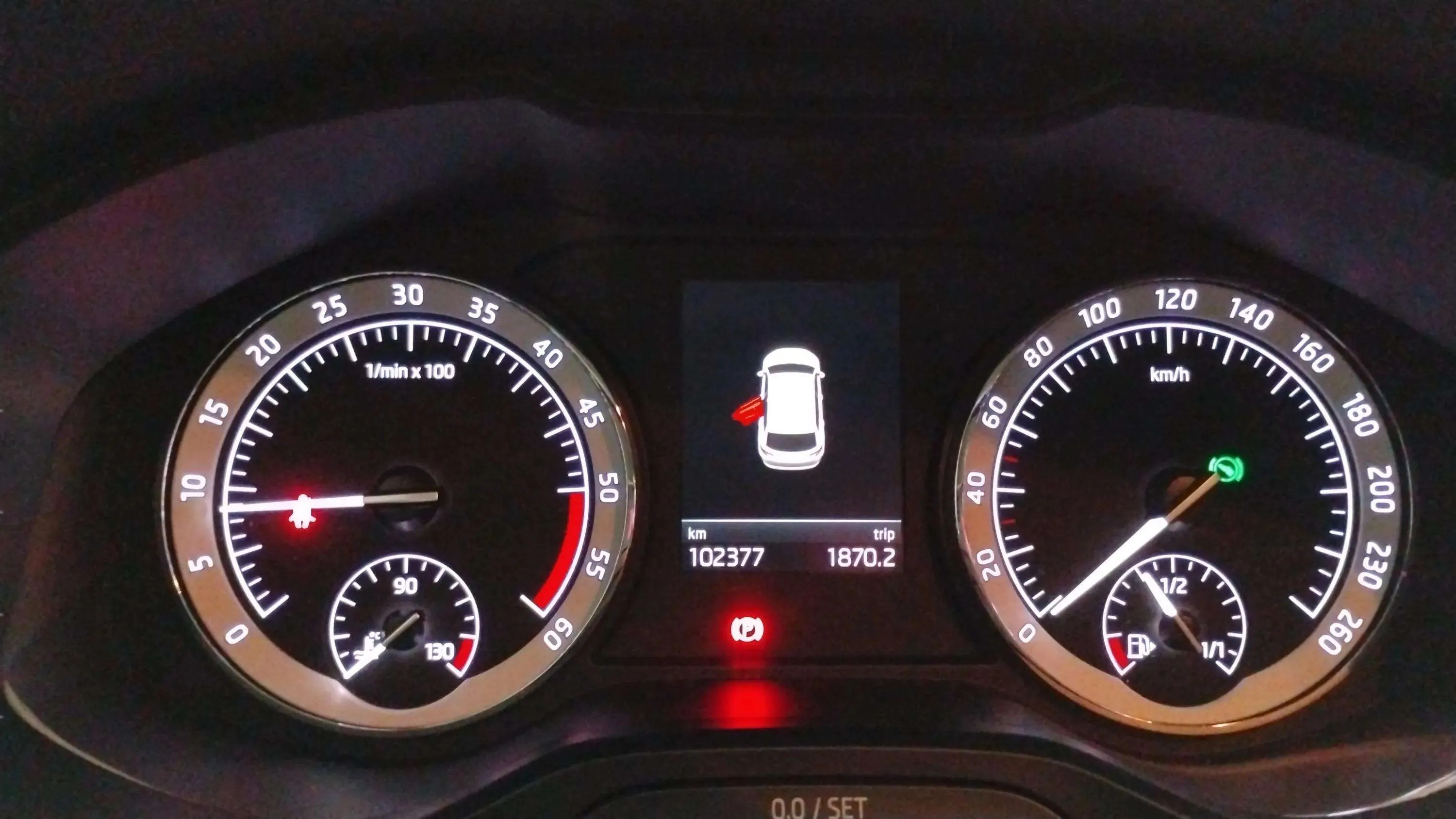Škoda Karoq 1.6 TDI DSG Ambition - foto 15